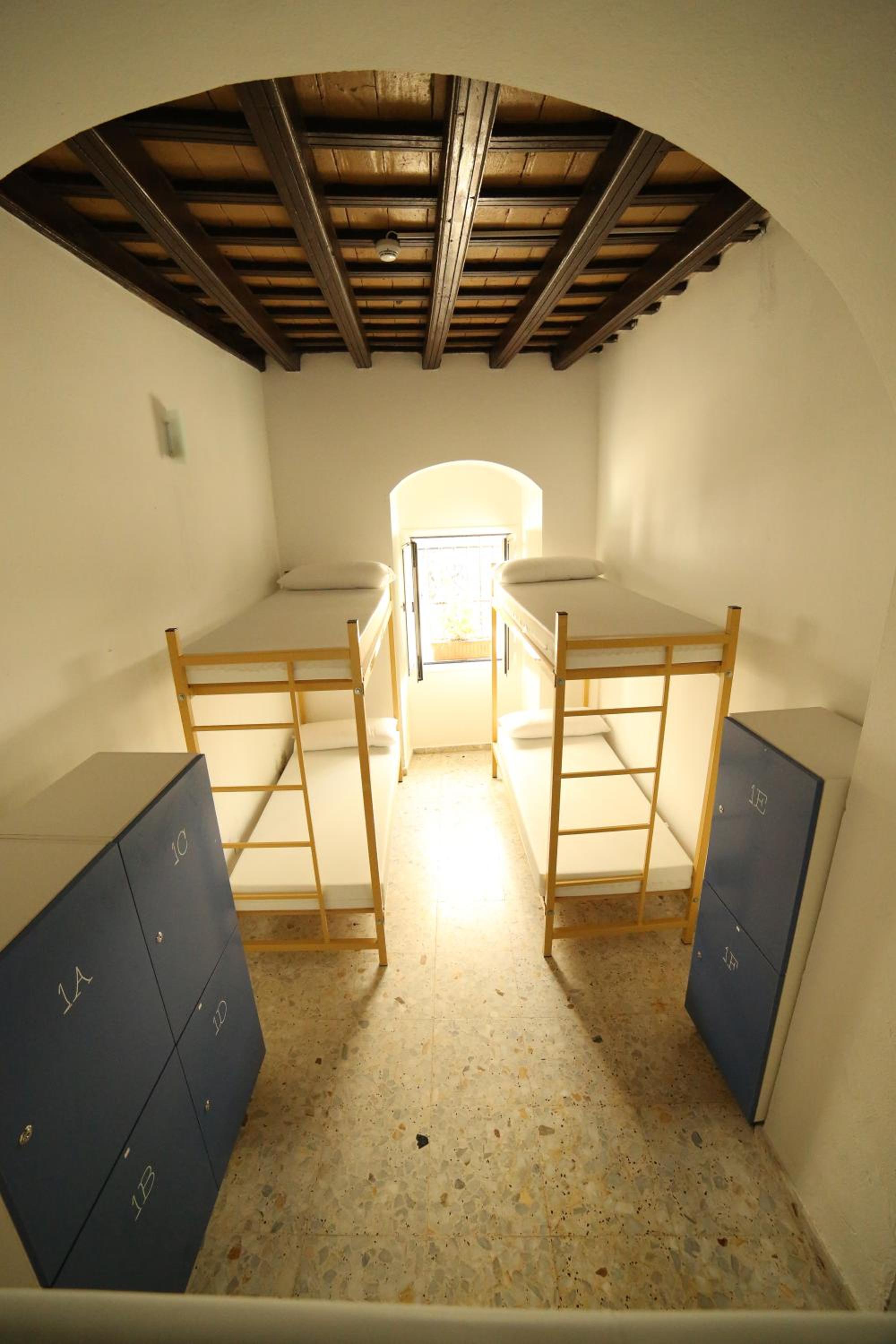 Wake up in Tarifa Hostel & Restaurant Lounge