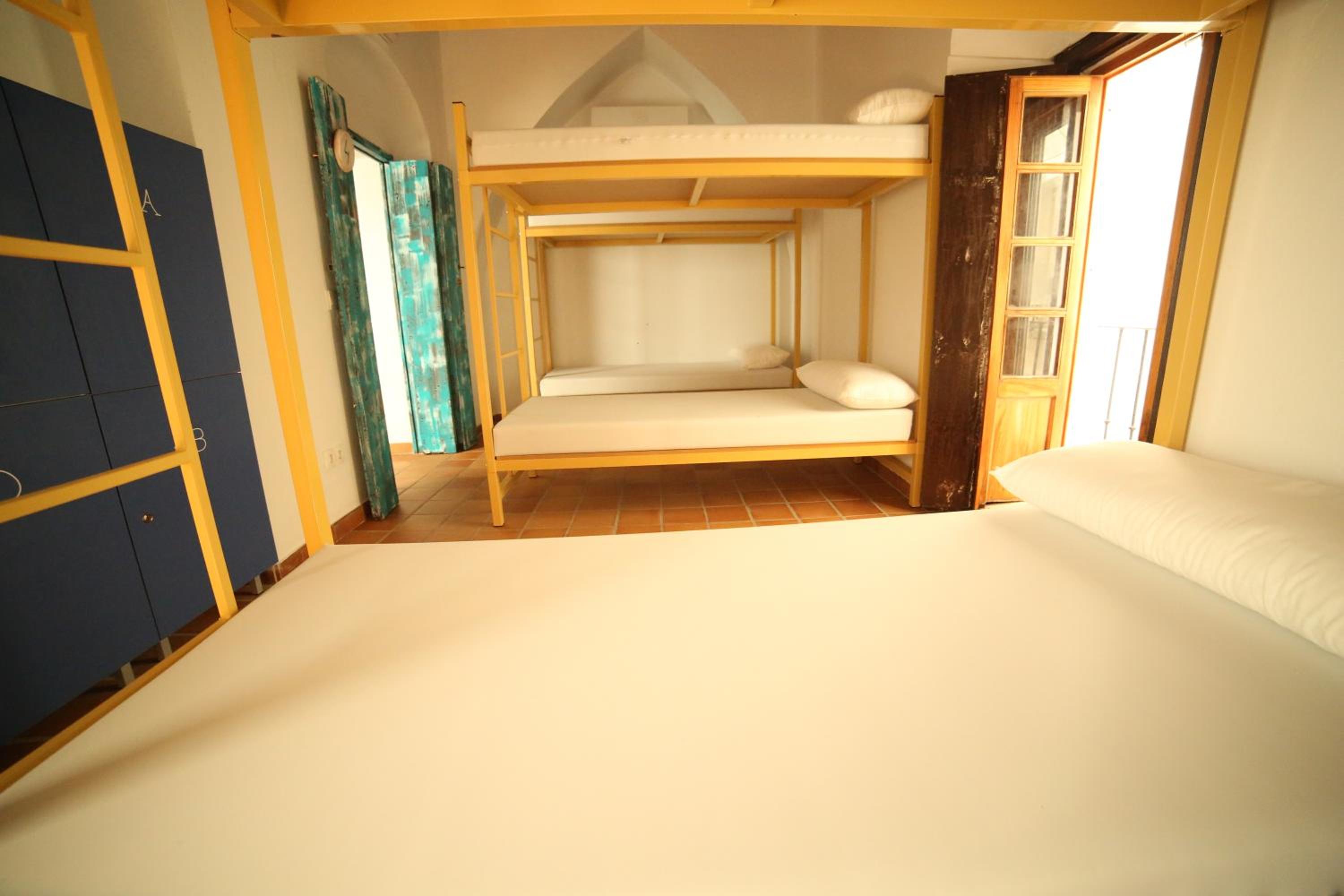 Wake up in Tarifa Hostel & Restaurant Lounge