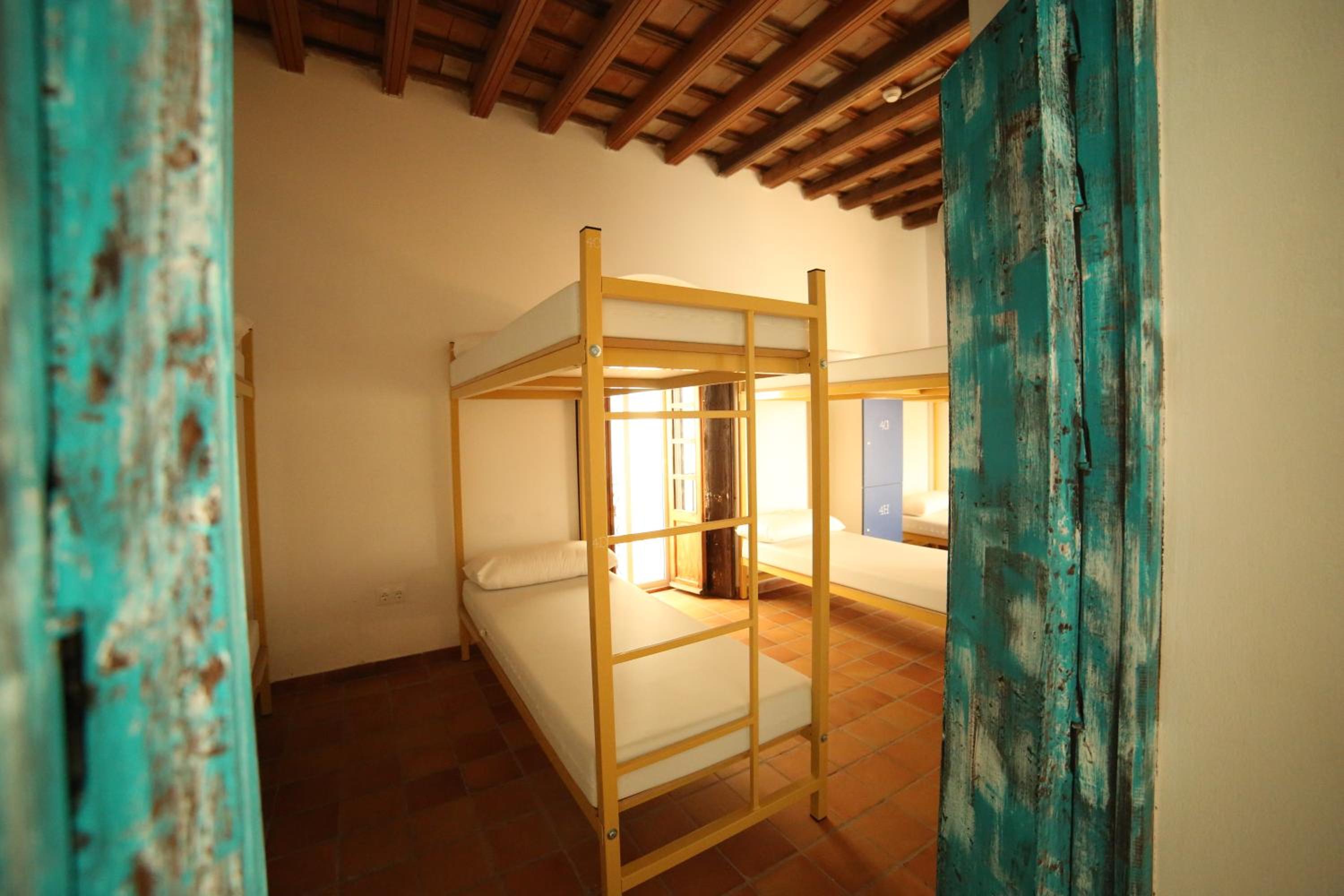 Wake up in Tarifa Hostel & Restaurant Lounge
