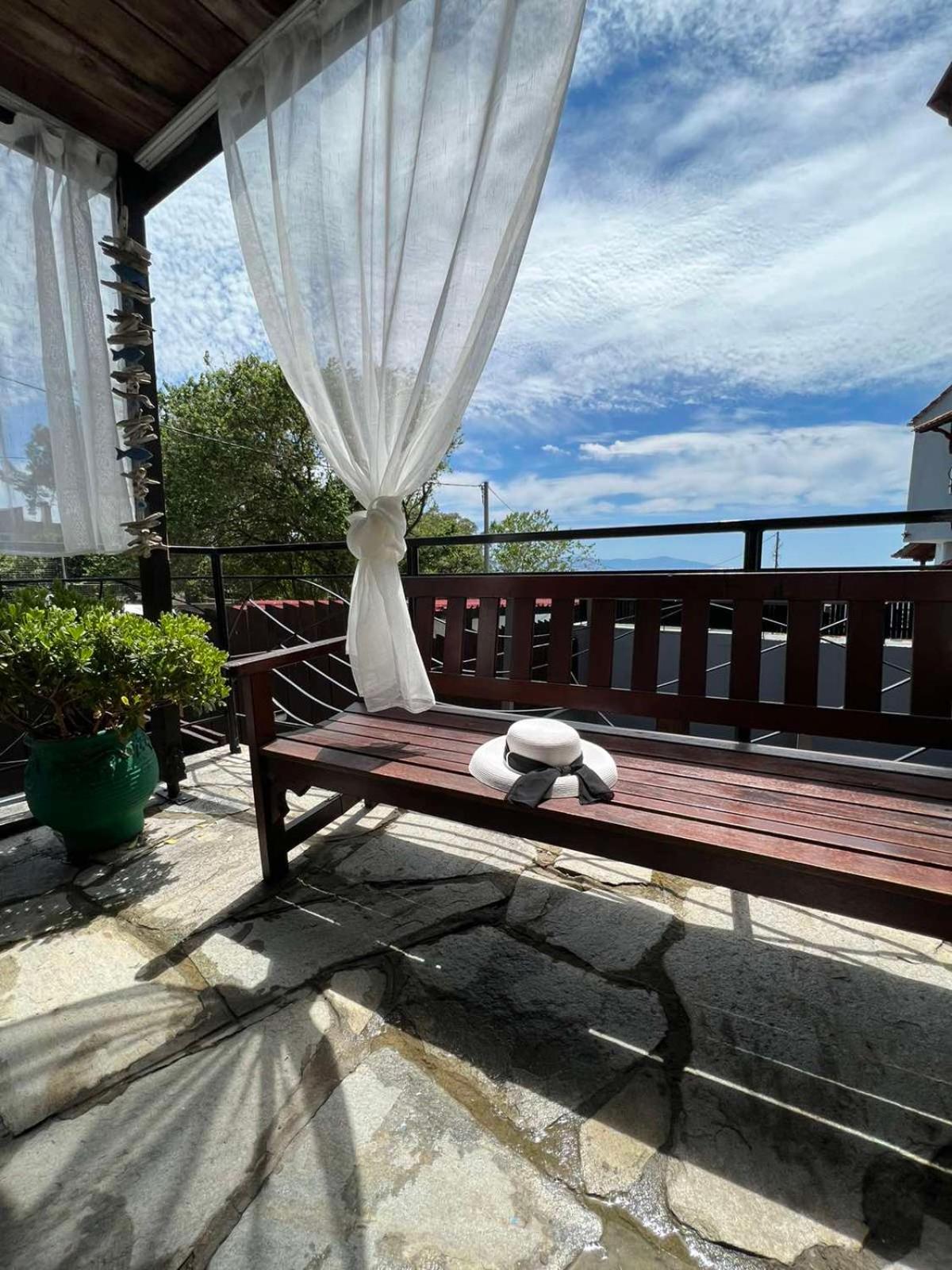 Maisonette 25m from the sea view 3