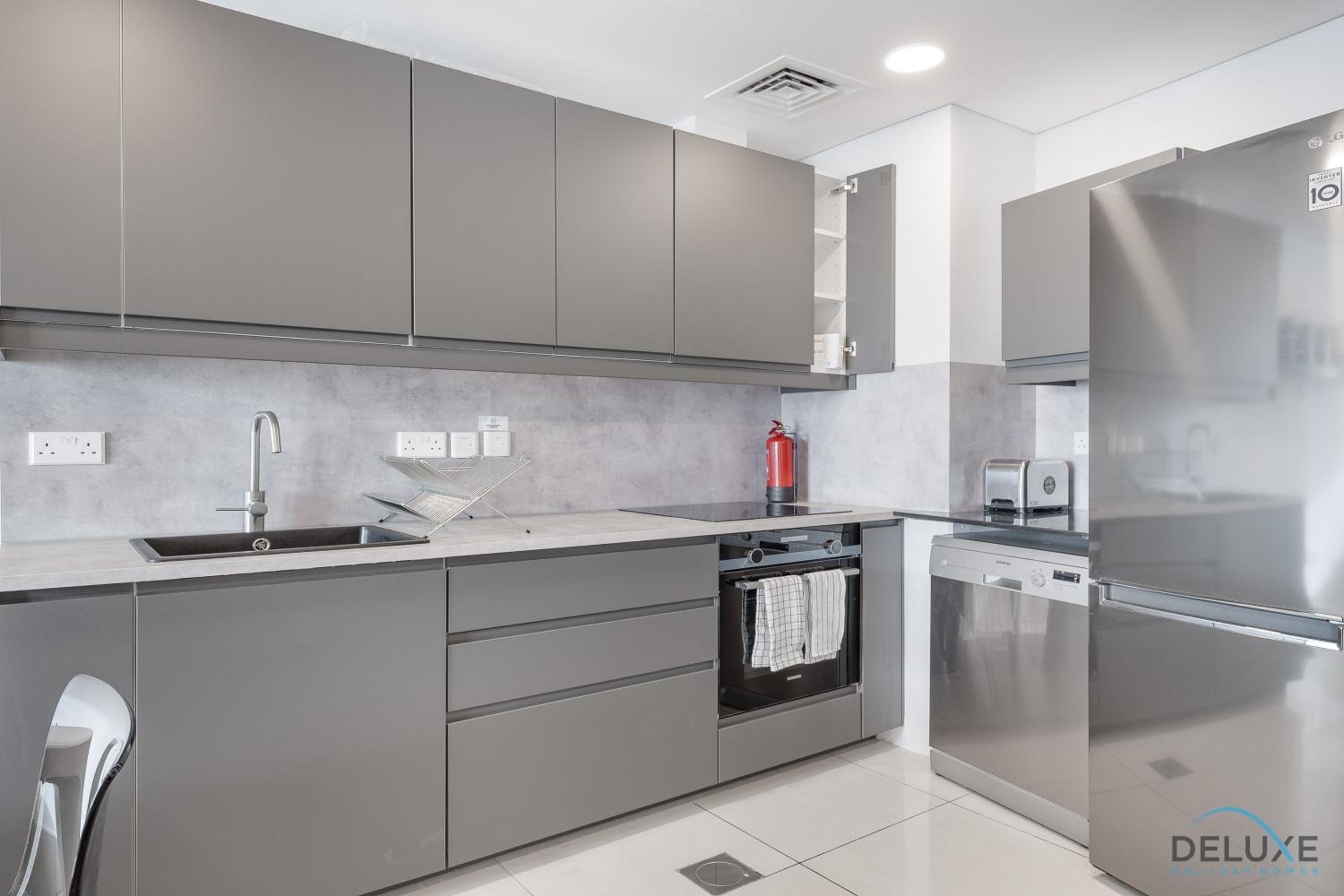 Scenic 1BR at Ocean Heights Dubai Marina by Deluxe Holiday Homes