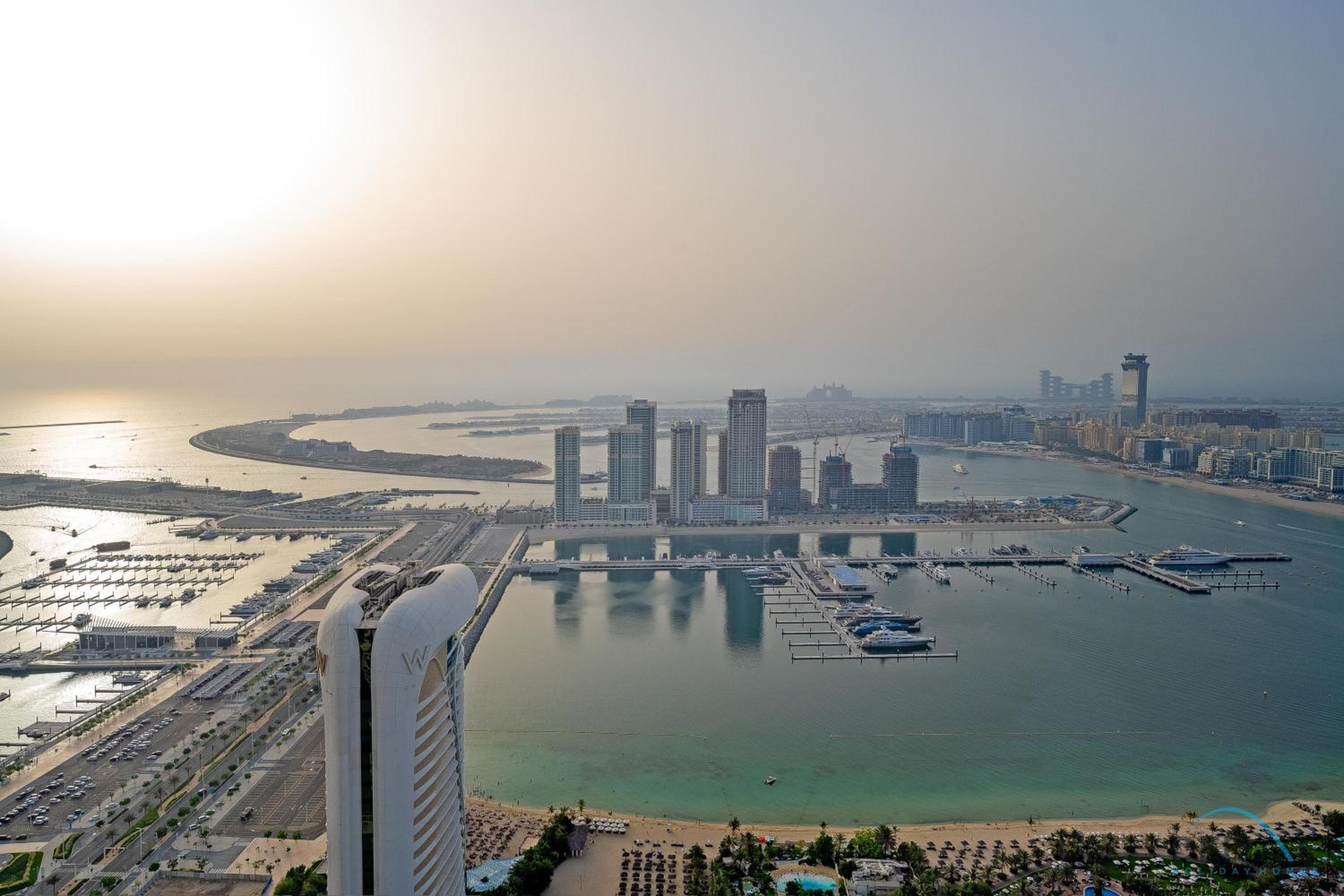 Scenic 1BR at Ocean Heights Dubai Marina by Deluxe Holiday Homes
