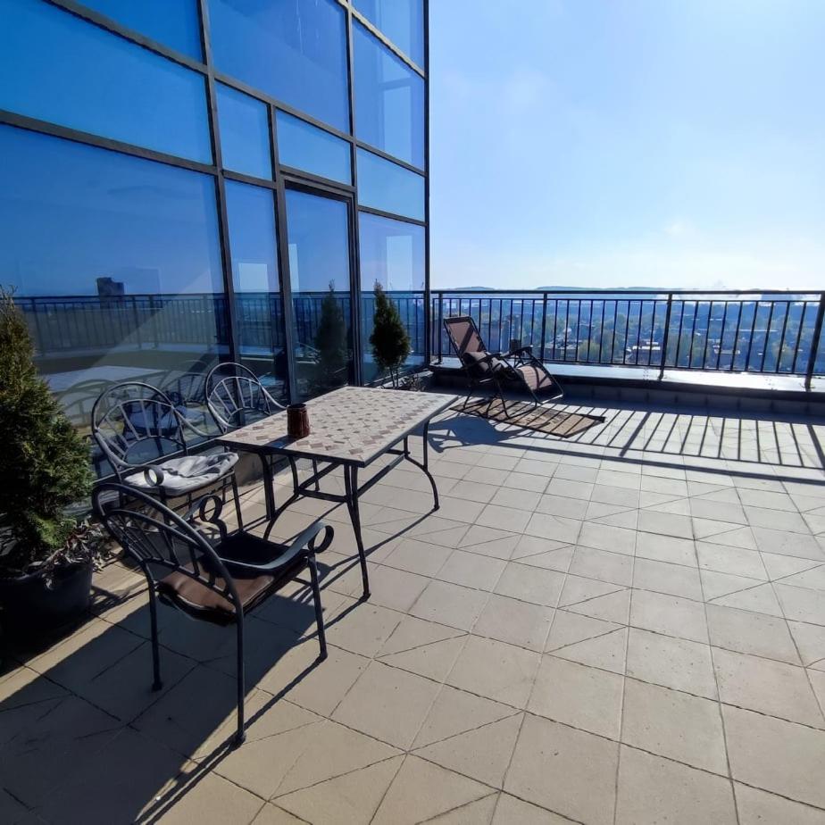 Sunset Terrace Apartment