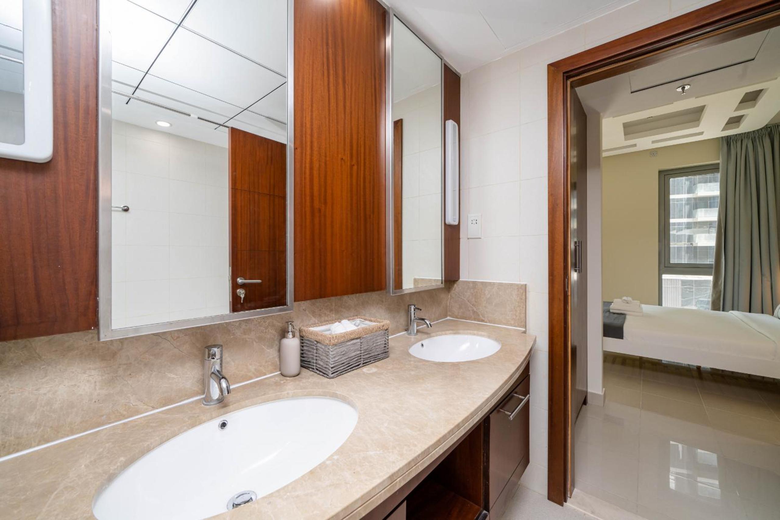 ALH Vacay - 2 Bedrooms in Downtown Dubai