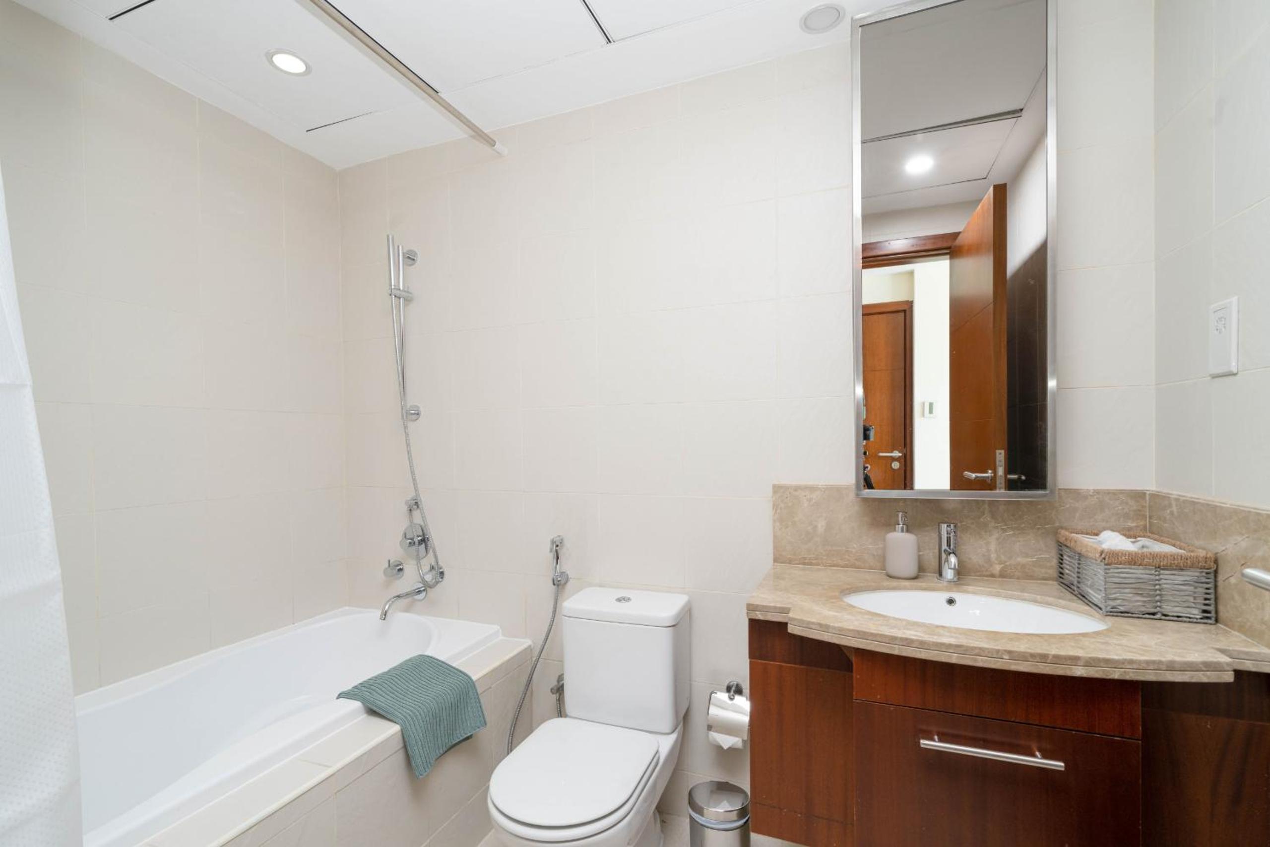 ALH Vacay - 2 Bedrooms in Downtown Dubai