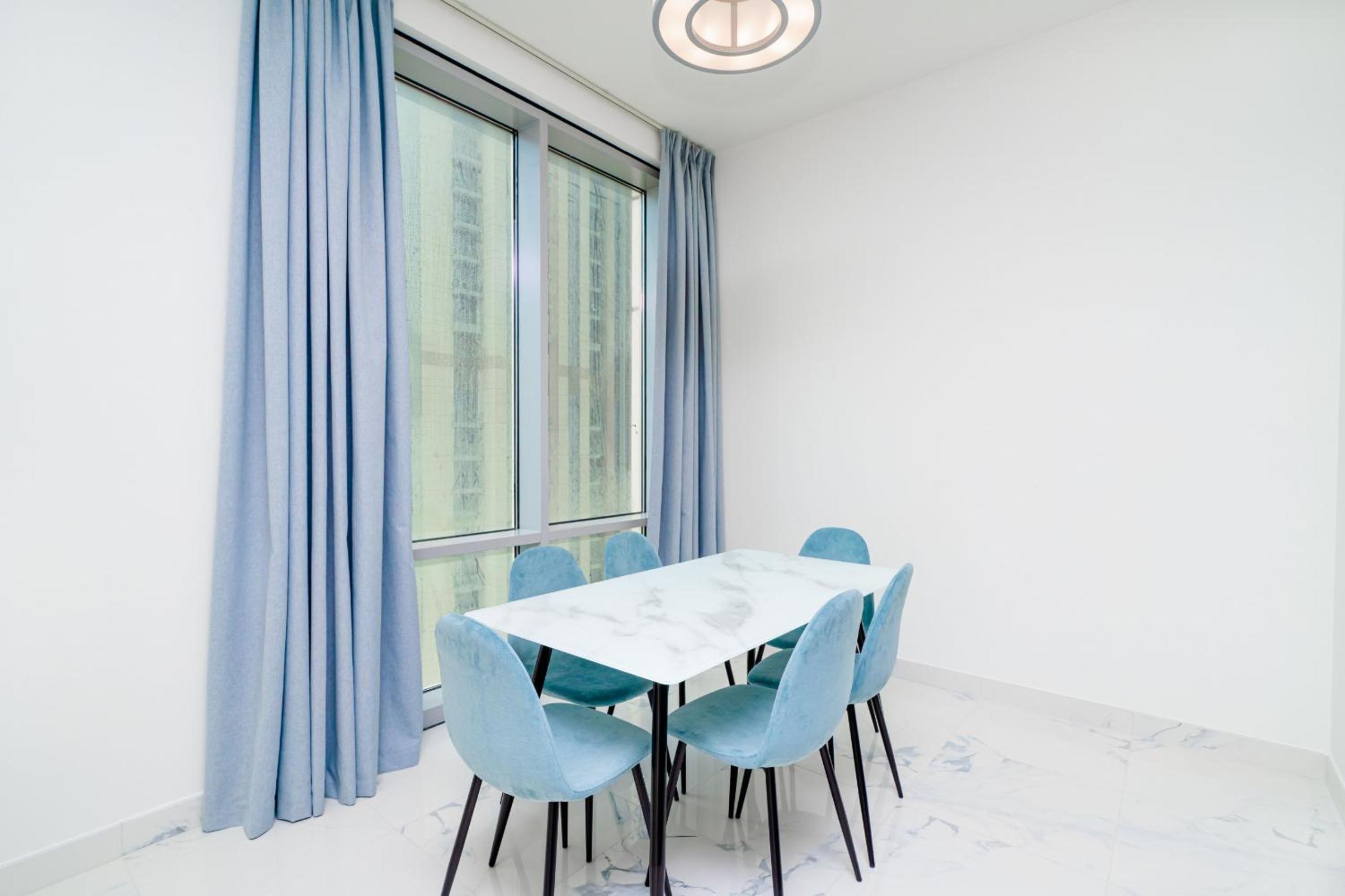 ALH Vacay - High Floor 2 Bedrooms in Al Habtoor