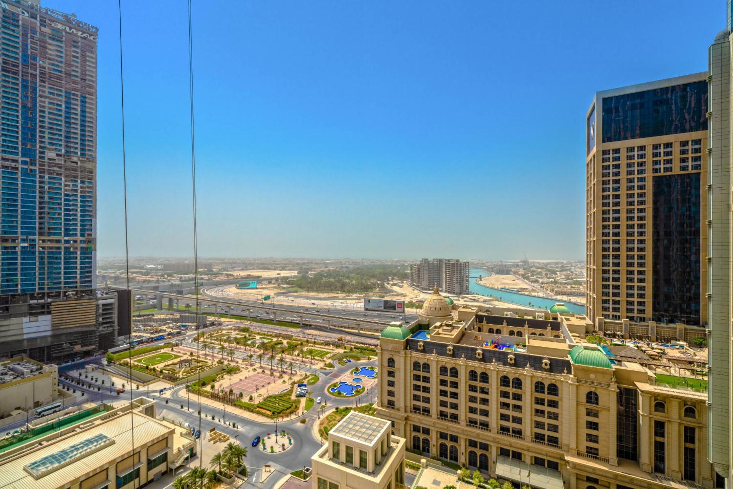 ALH Vacay - High Floor 2 Bedrooms in Al Habtoor