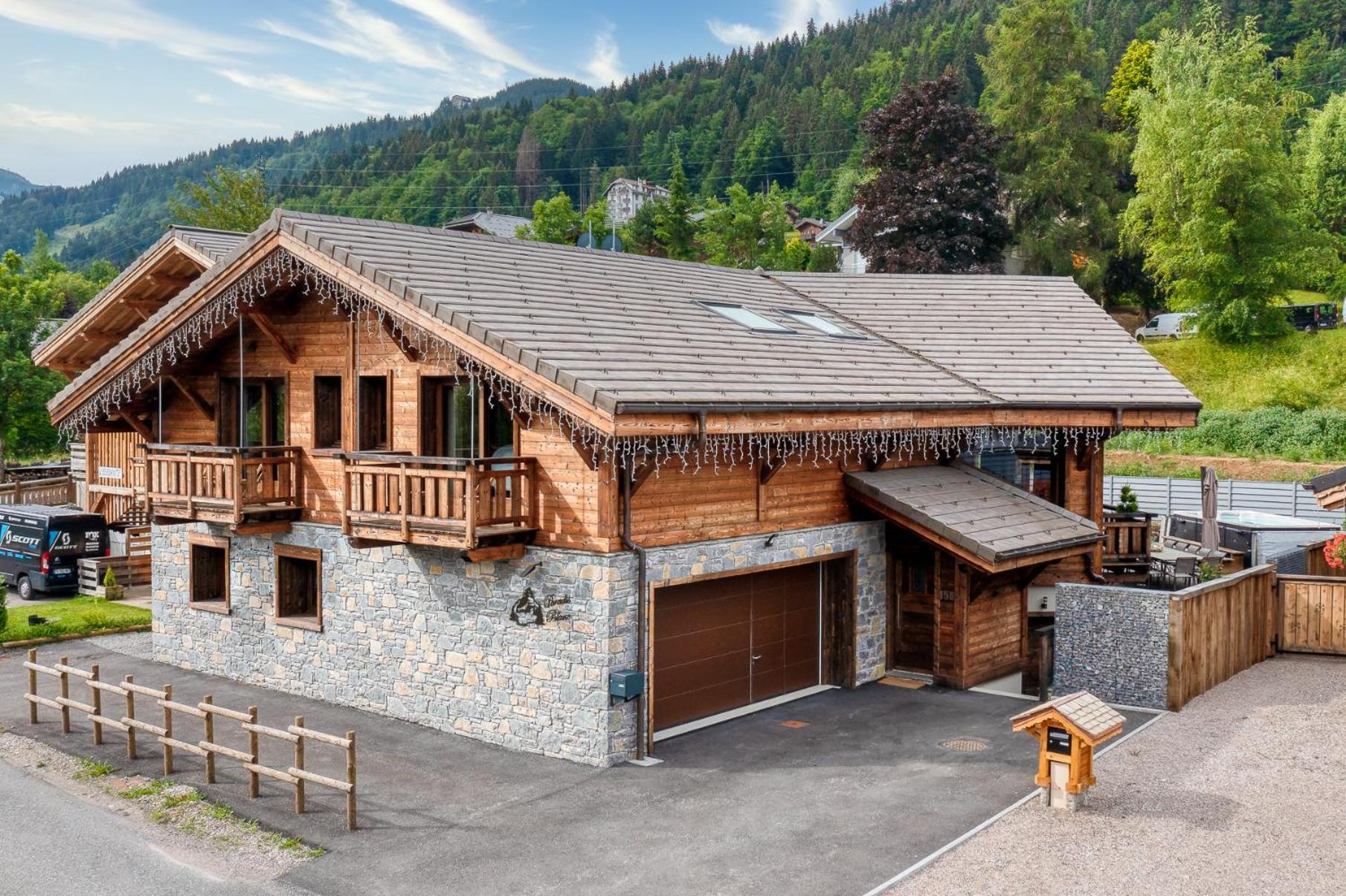 Chalet Paradis Blanc Morzine view 3