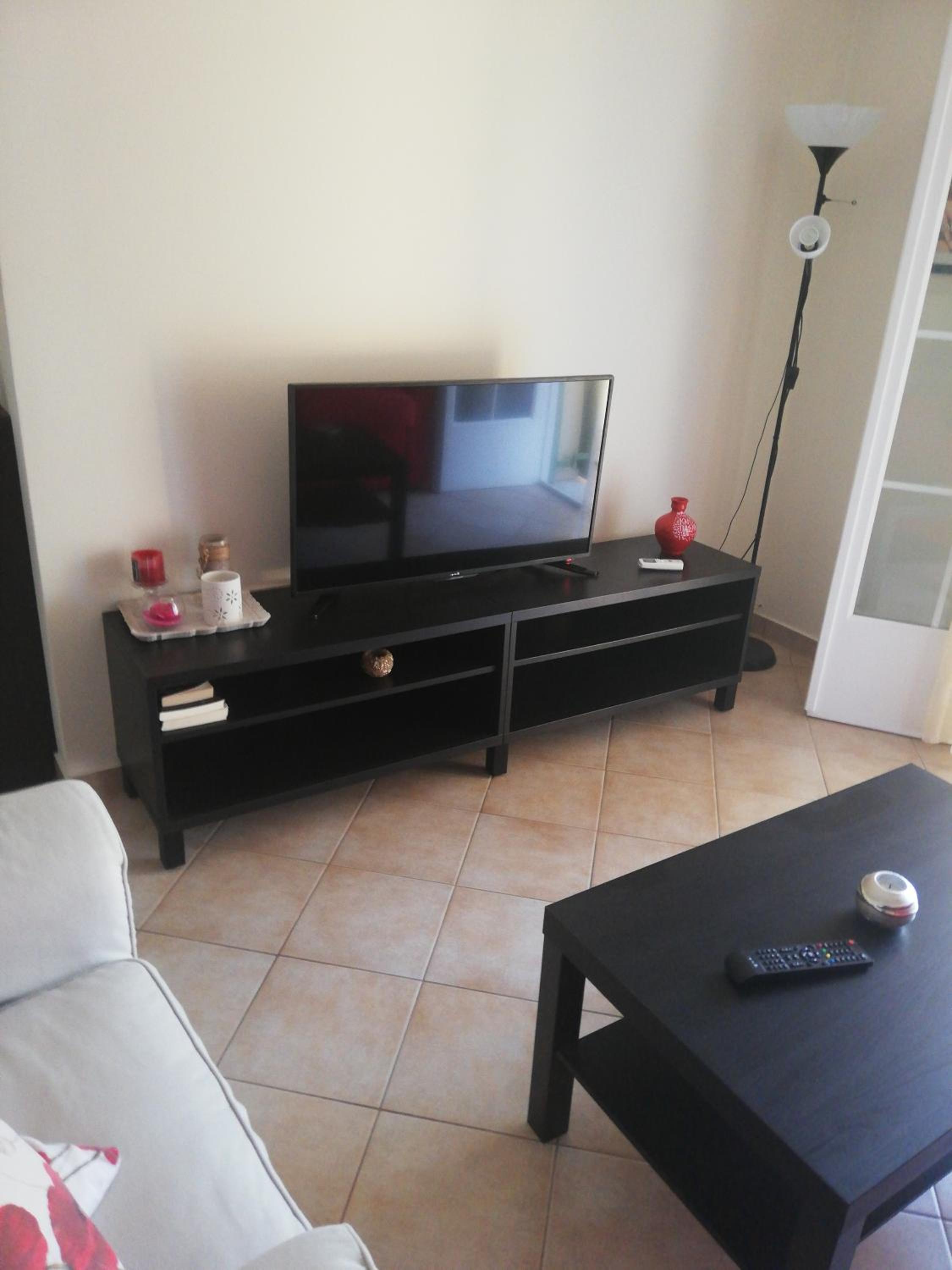 Sunny Stay Furnished Apartment in Kanoni