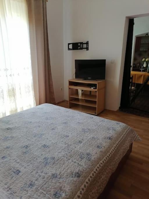 Apartments Vedrana view 2