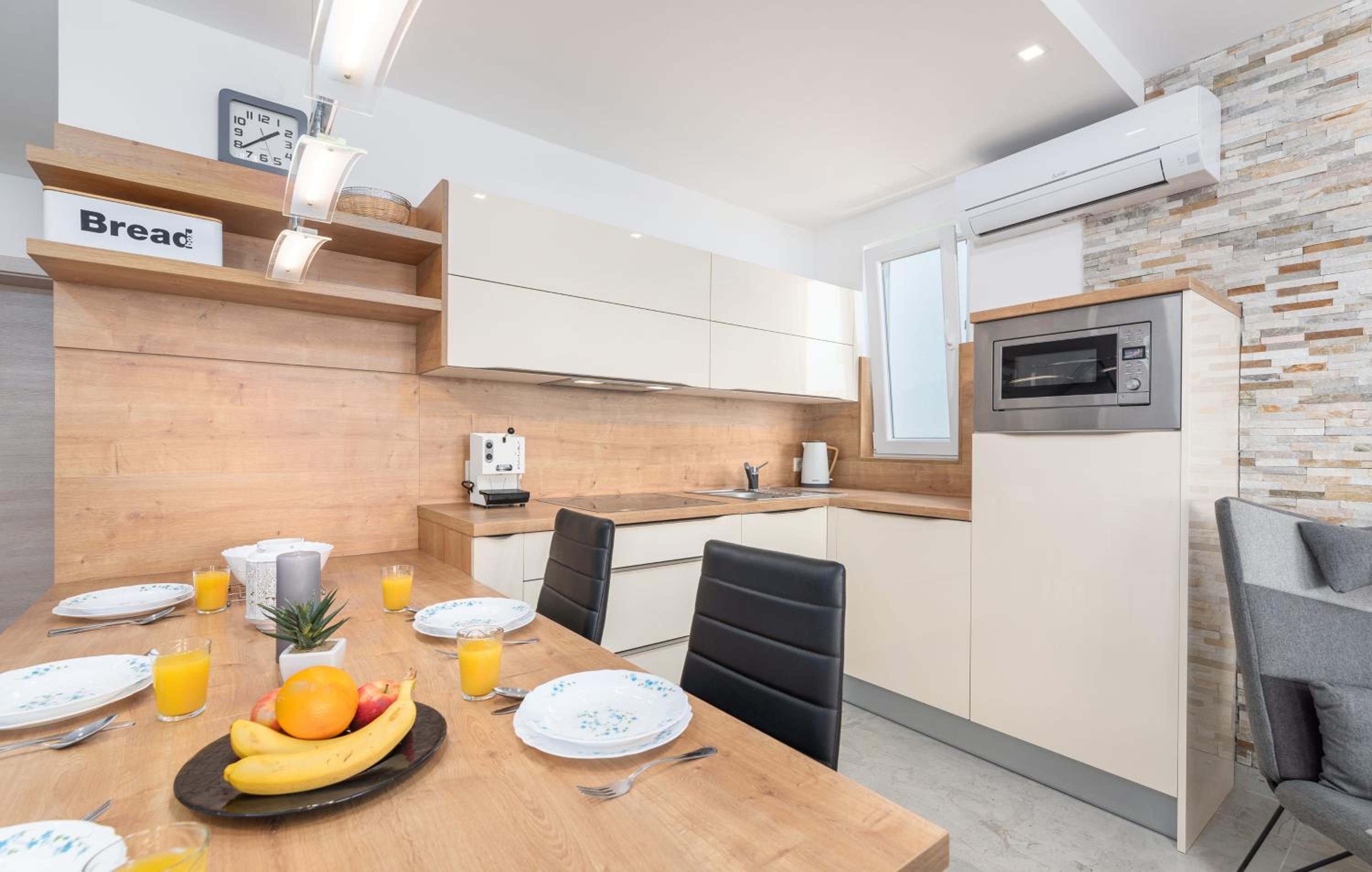 Soho Beach - DeLuxe Apartment view 4