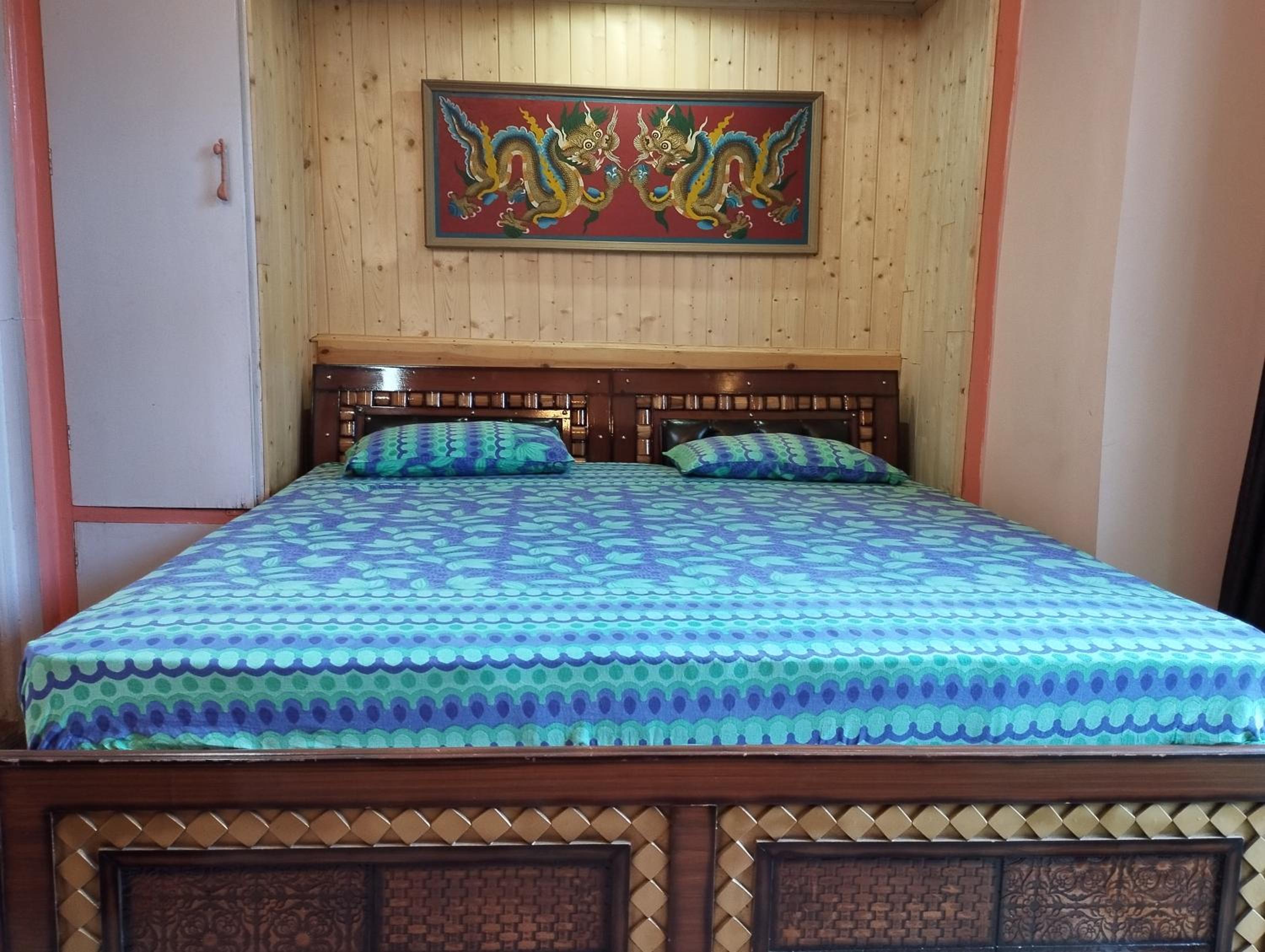 HARRIS LODGE stays