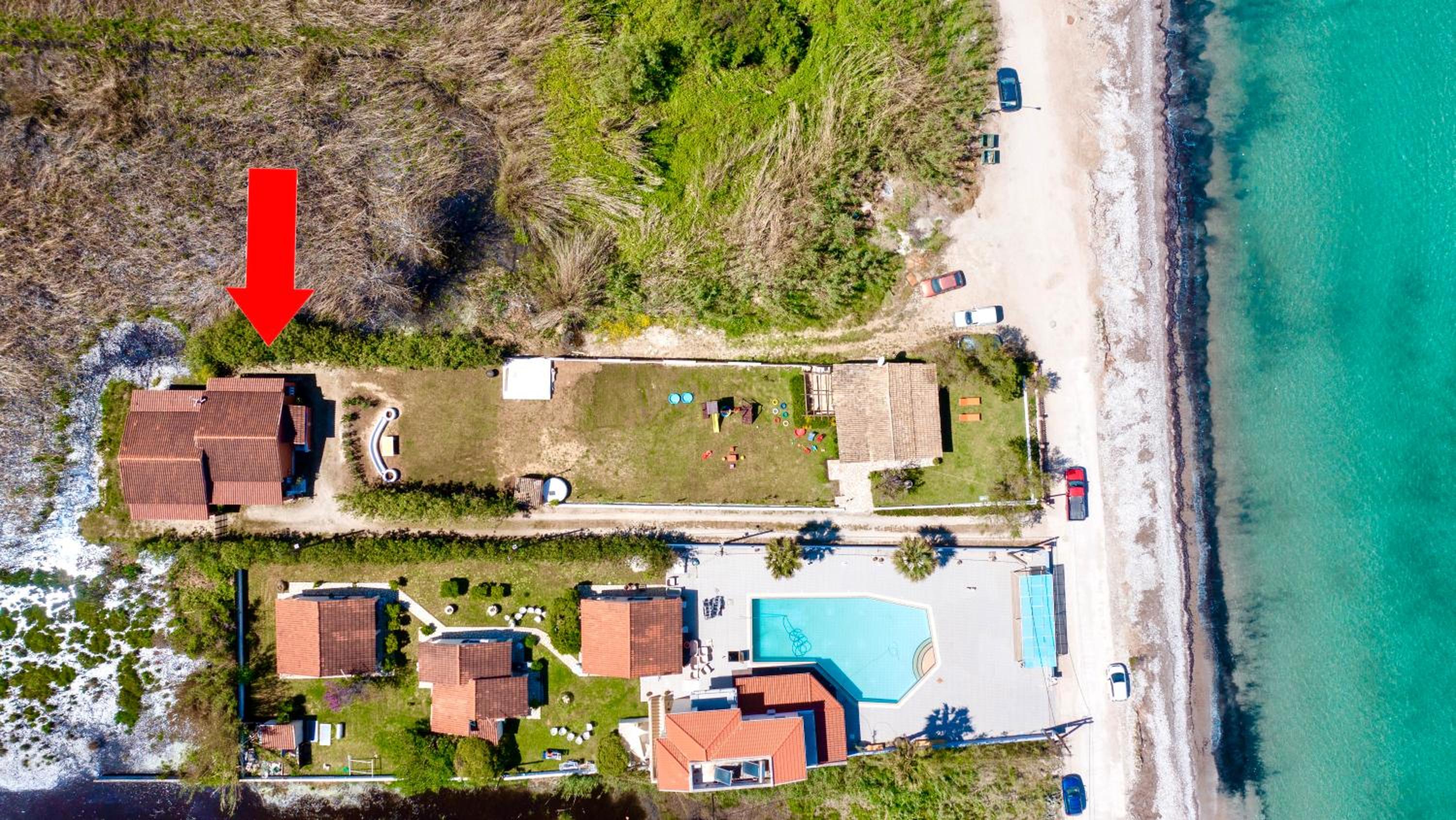 Villa Yiannitsis-Harmony In The Flowers, Acharavi Beach