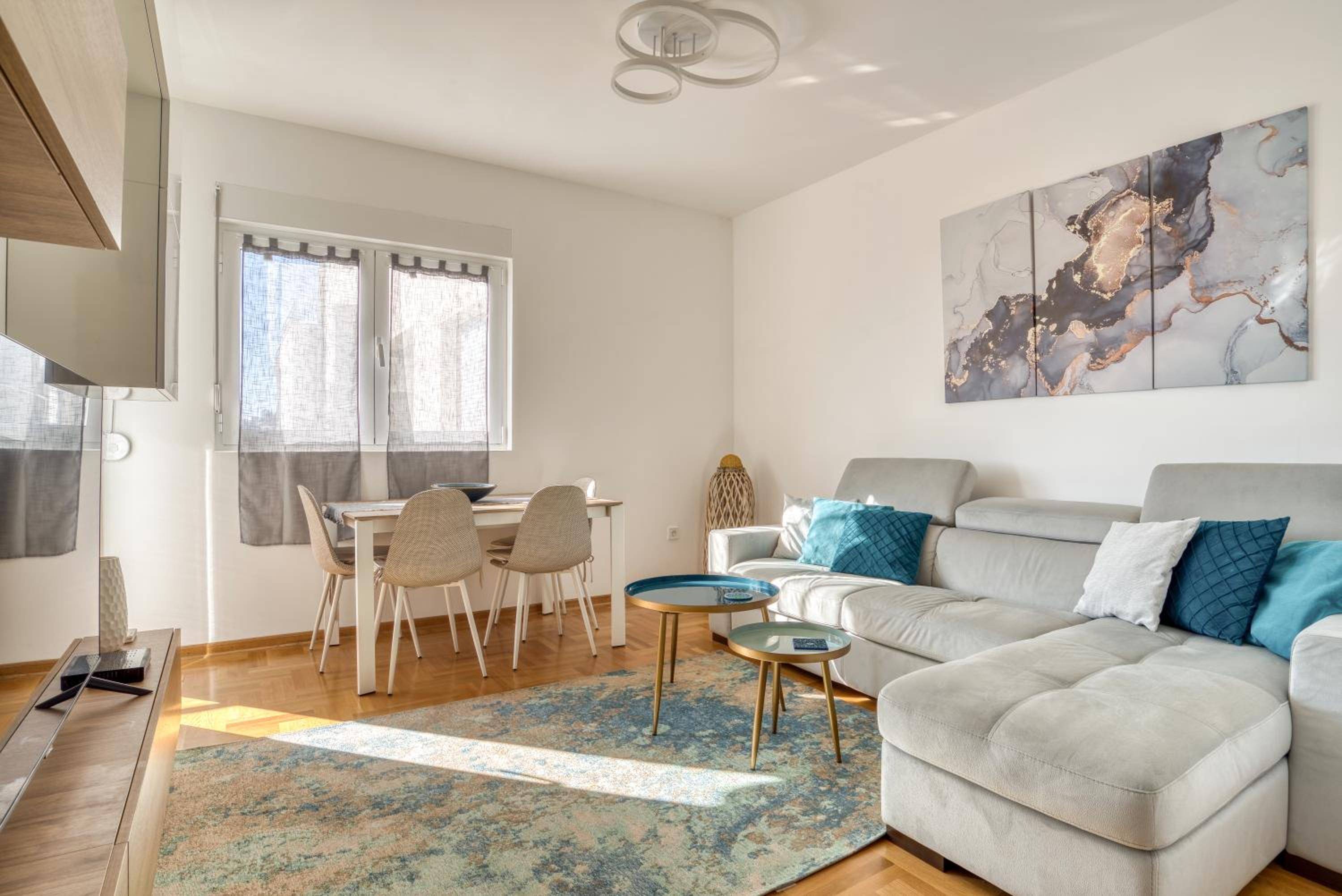 Baby Blue Apartments photo 3