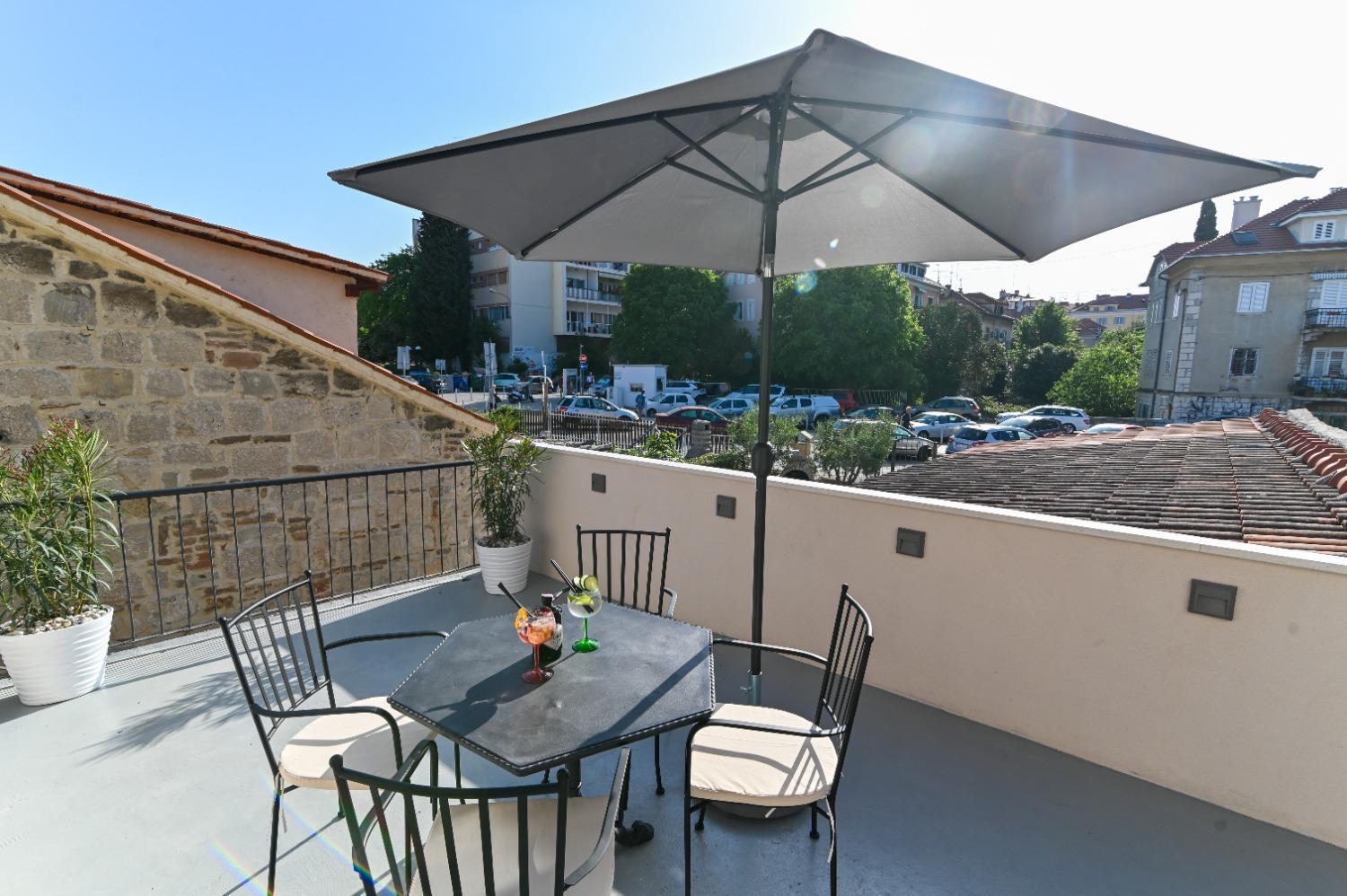 Apartments Sani - modern view 4