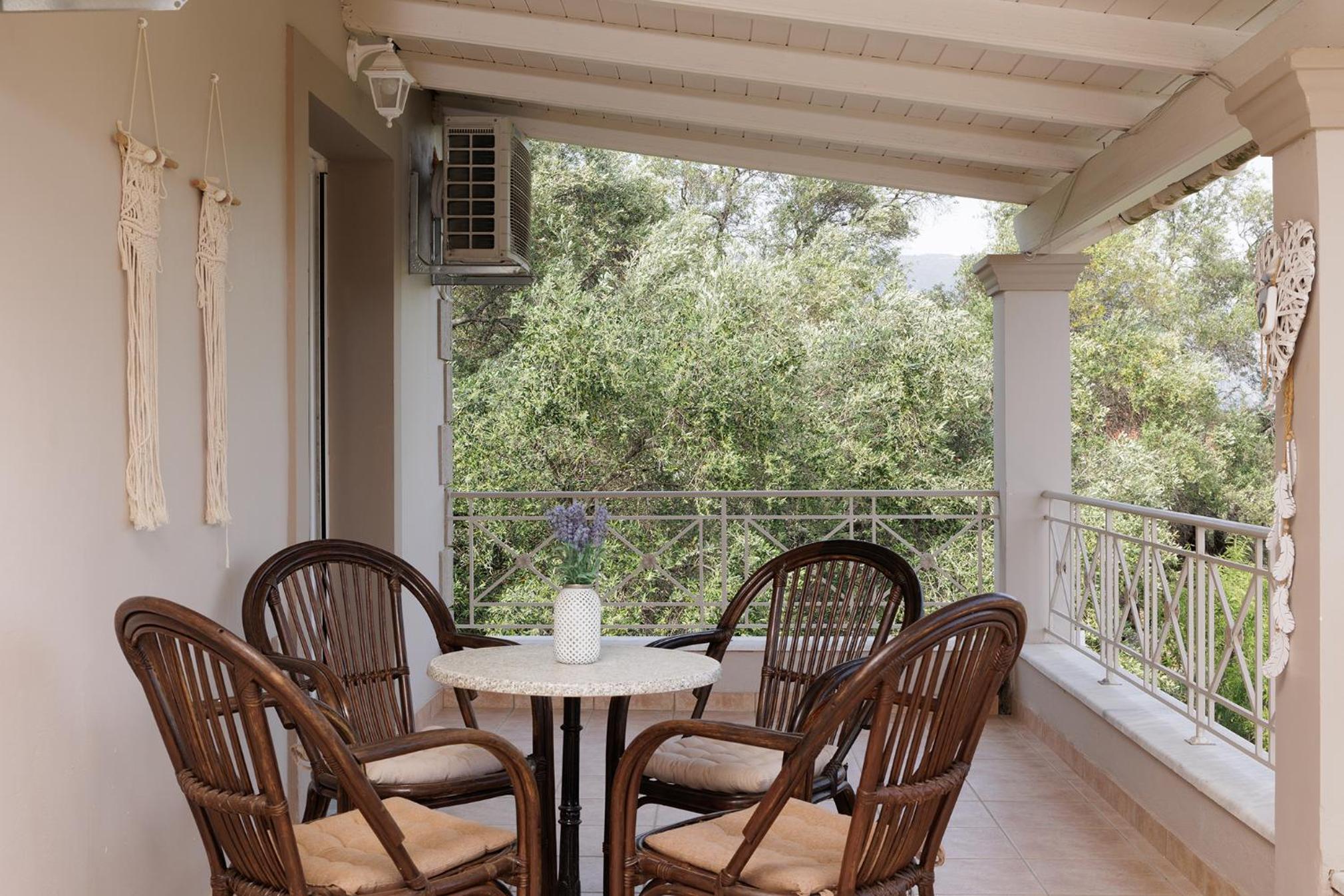 Villa Mythos with Infinity Pool photo 4