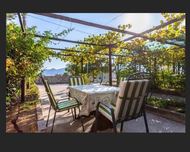 Apartmani Velnic 2 view 3