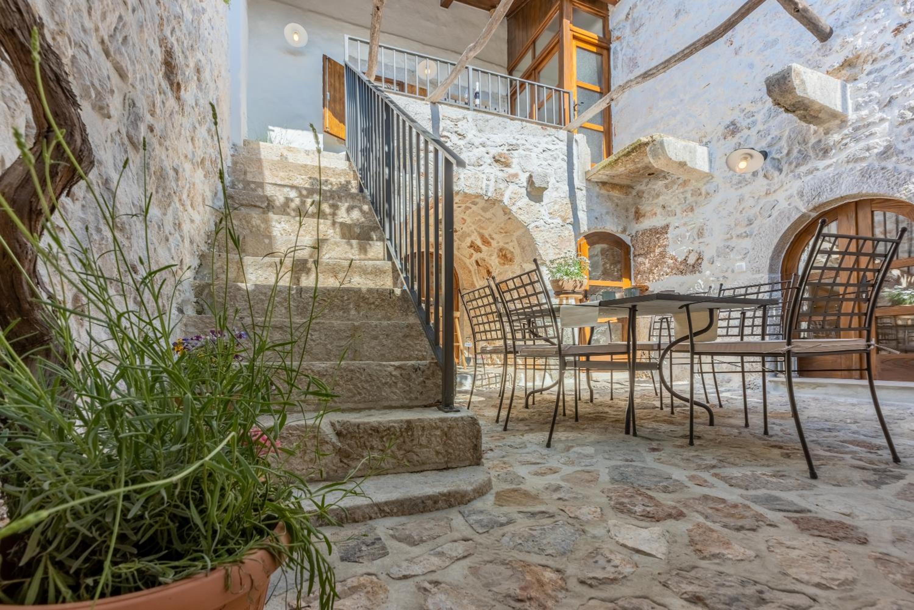 STARA KUĆA - old stone house