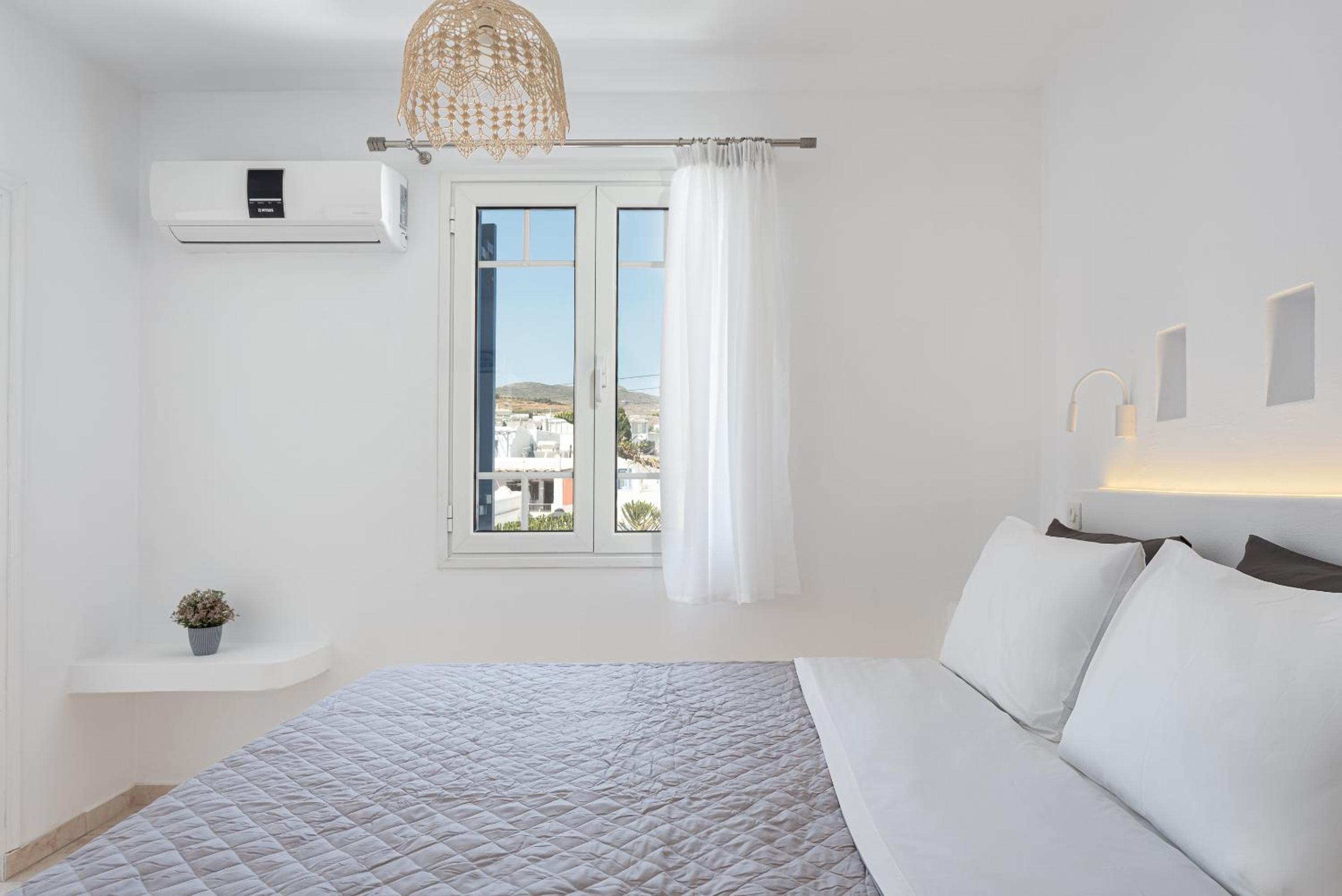 Noe Rooms