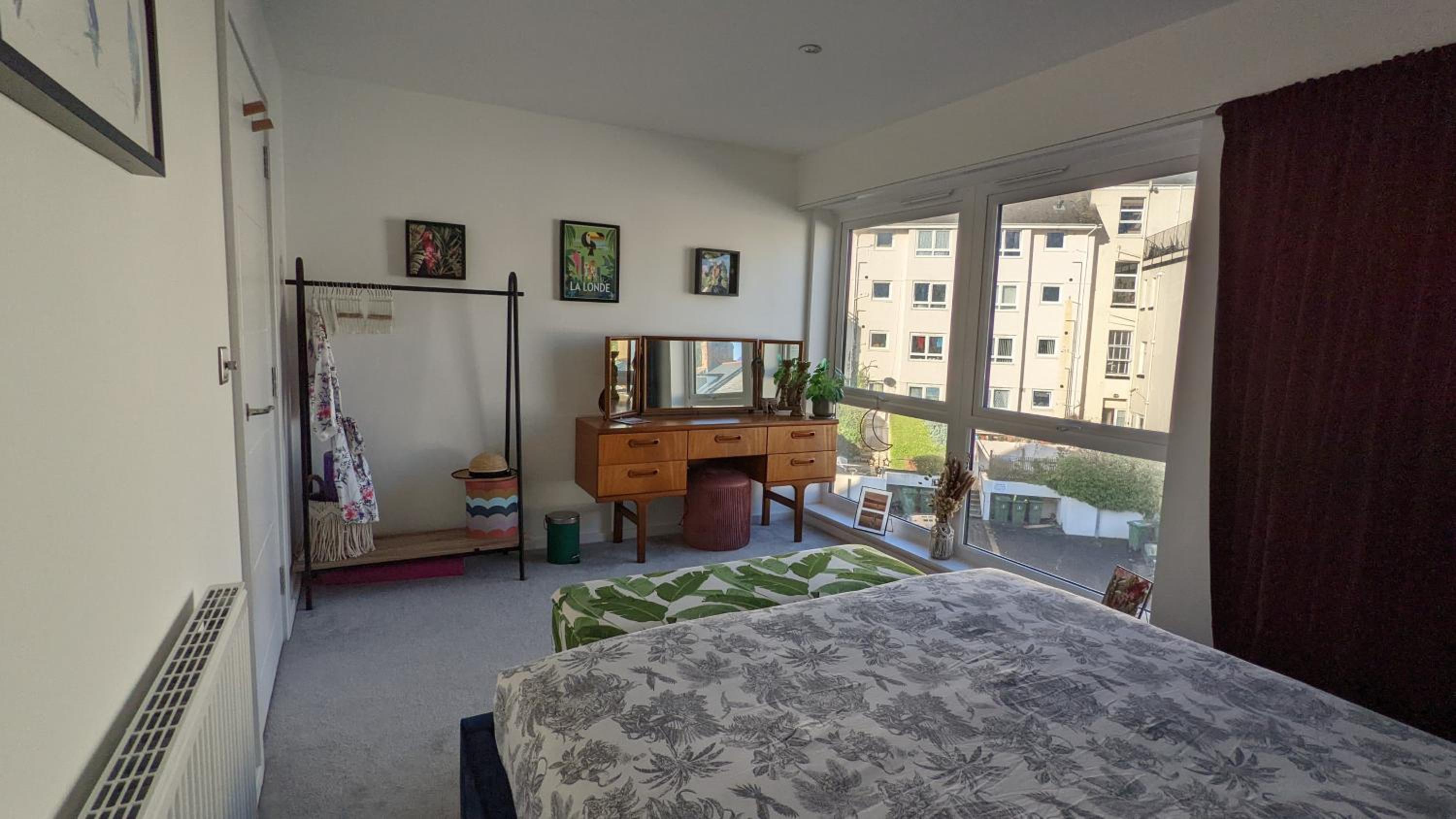 Brand new large flat by the sea with free parking view 2