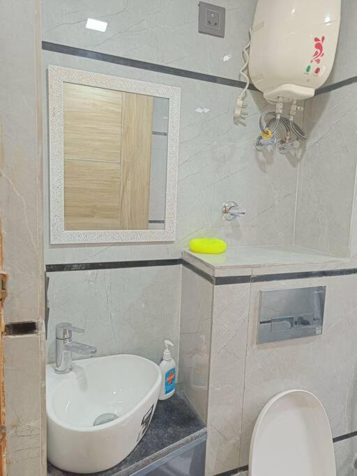 BnBBuddy Superb Furnished Studio Apartment 720 in West Delhi