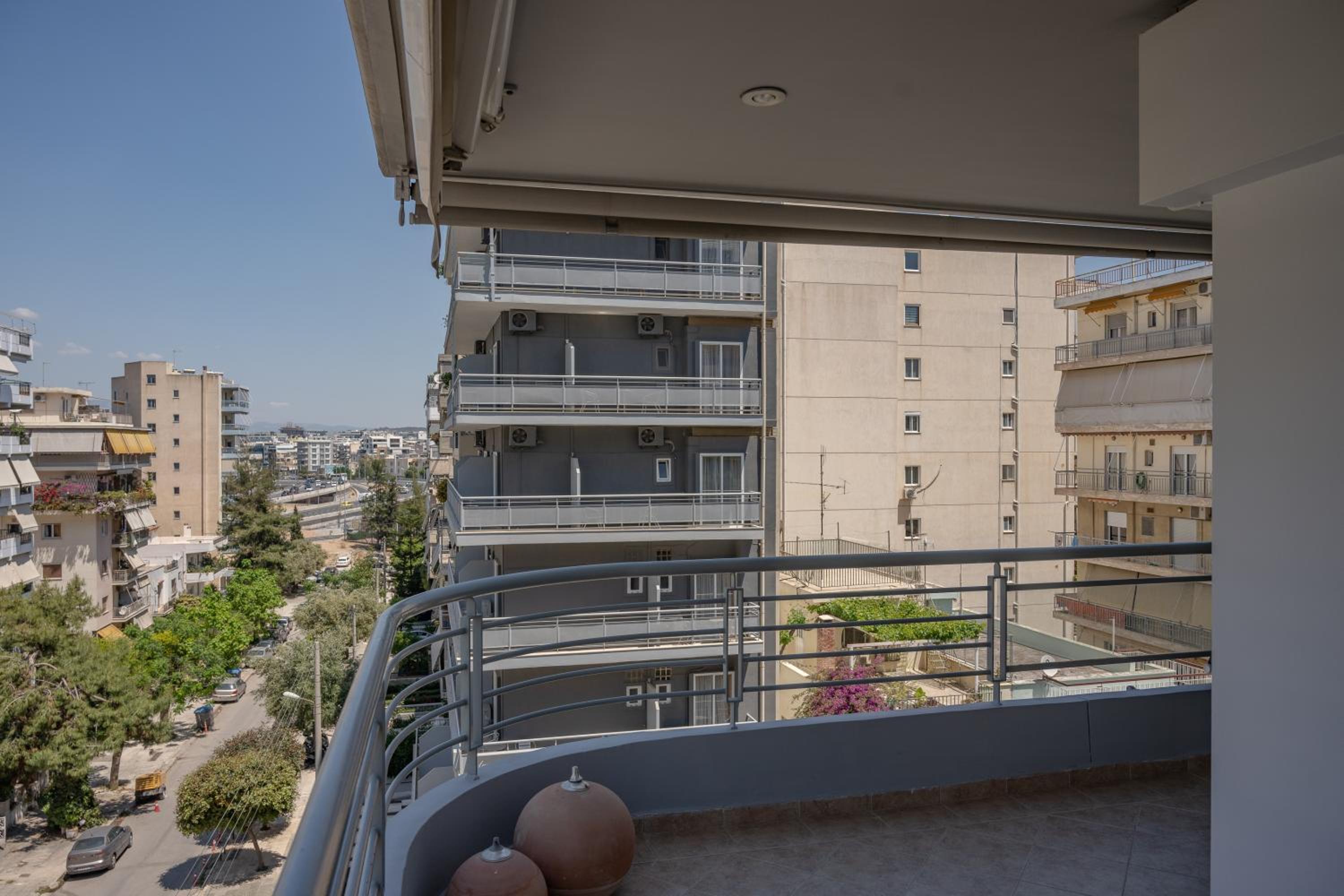 Flat w. Parking next to Flisvos Marina & SNFCC