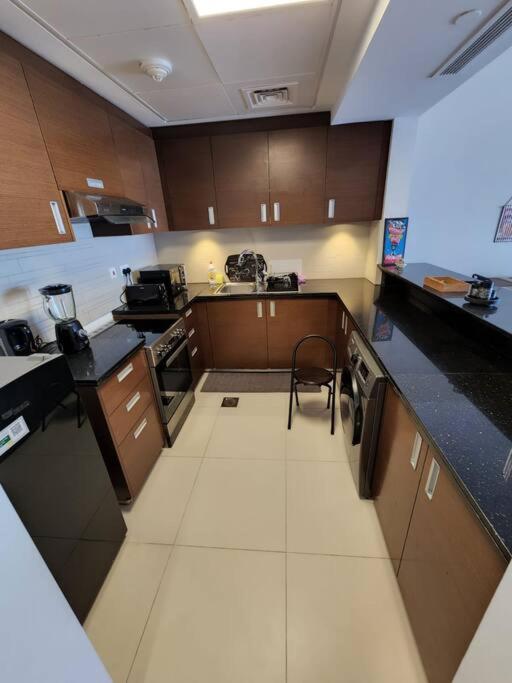 Cozy 1BR in Iconic Tower