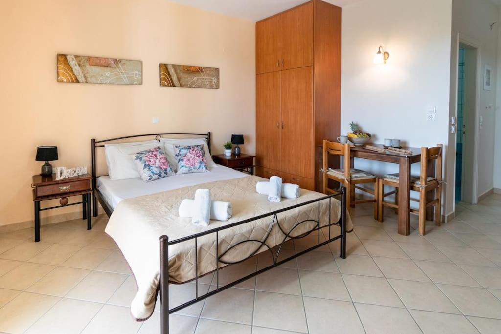 Comfy Studio at Klelia Cottage view 2