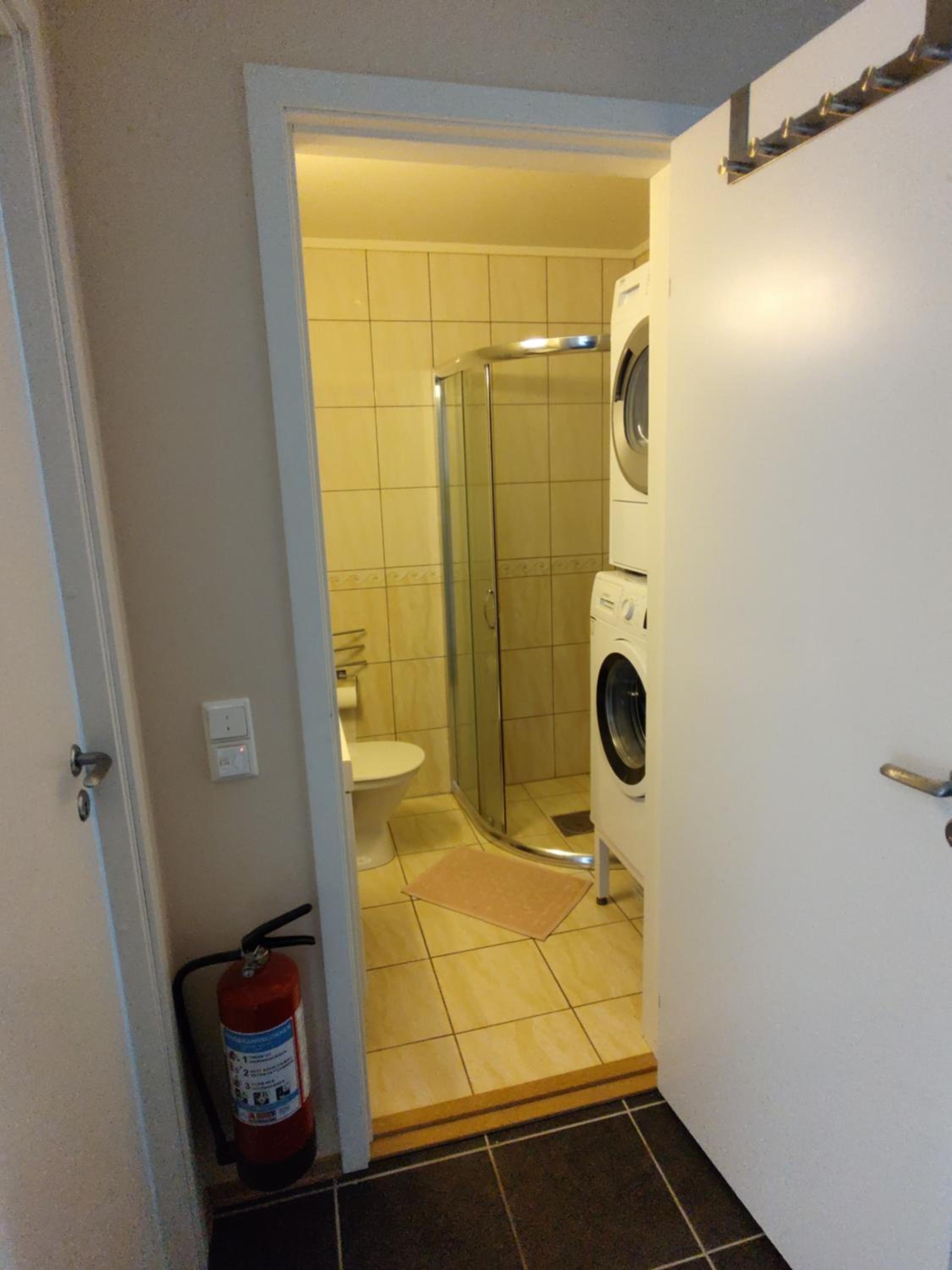 Tjeldsundbrua Overnatting - Sjøhus1