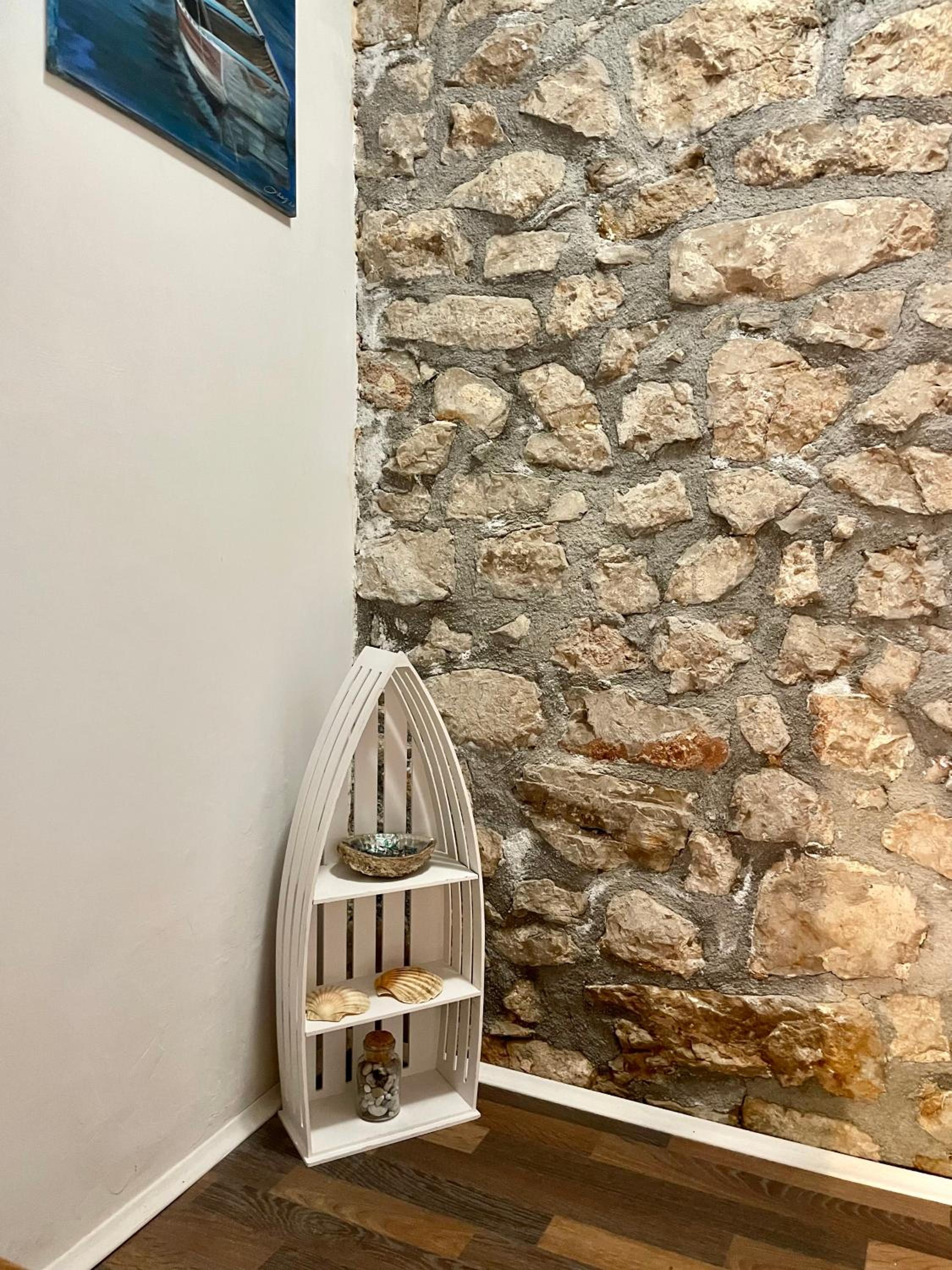 Art stone house Belle