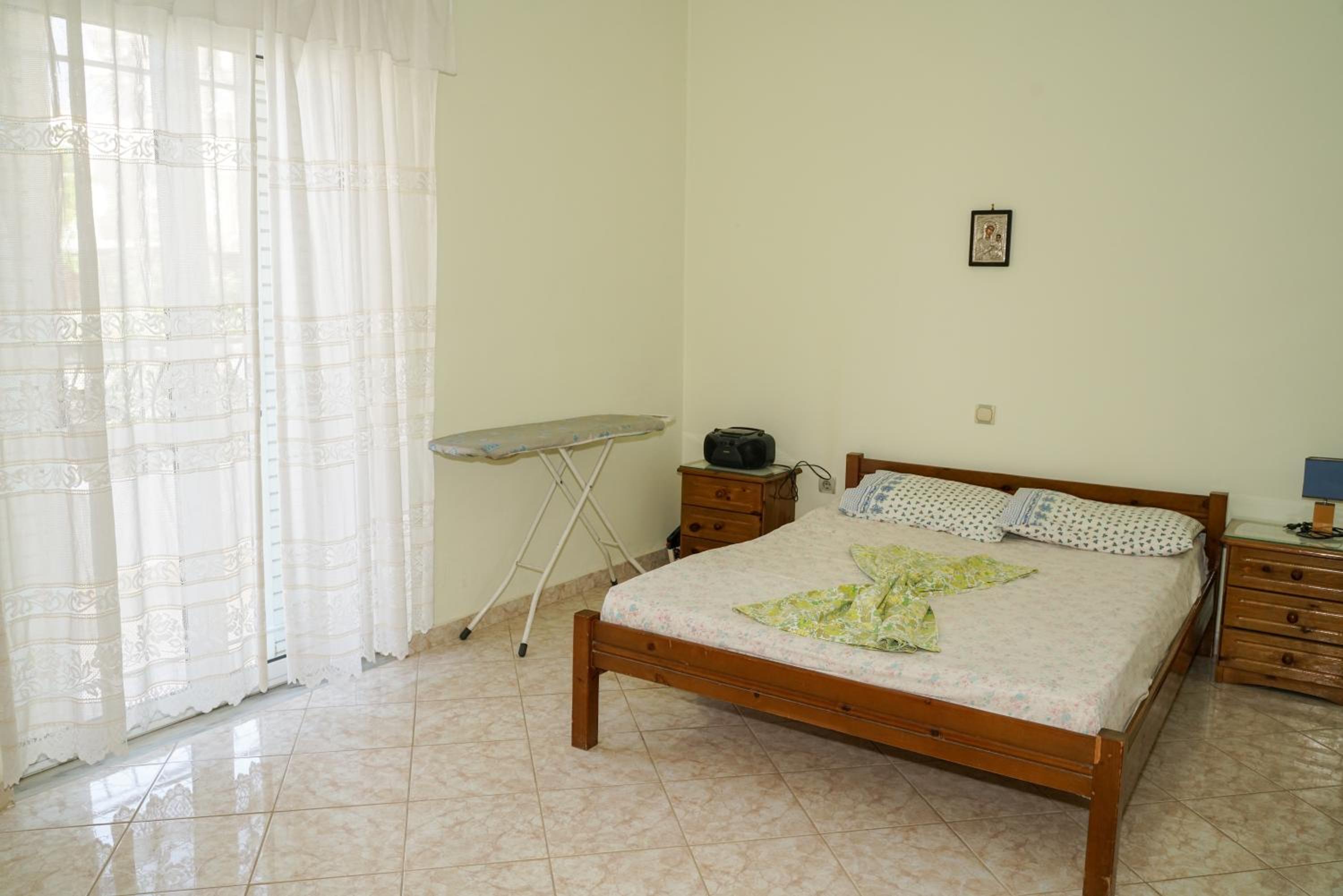 Connie's Apartments photo 3