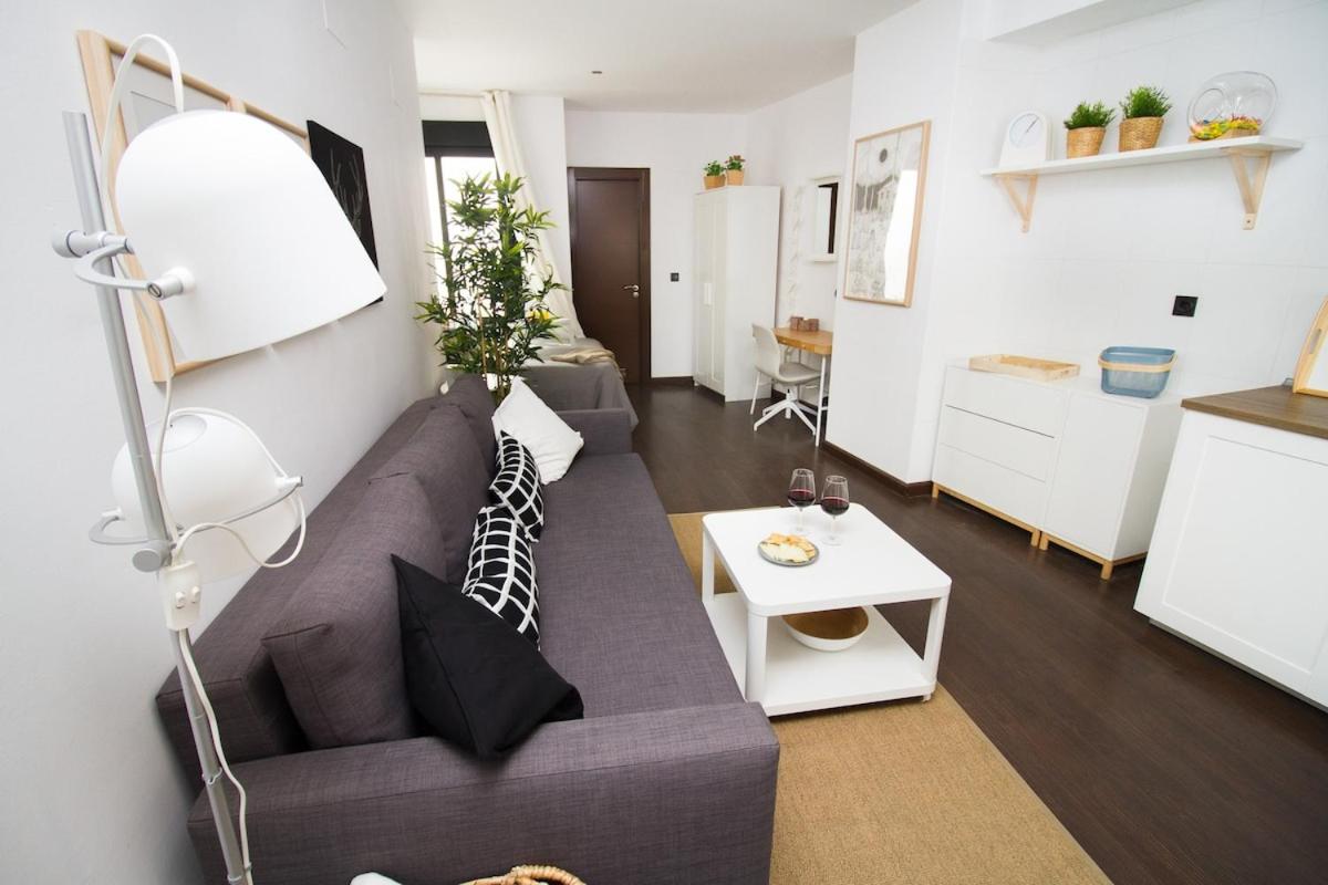 C77 - Romantic Studio in the Center with terrace