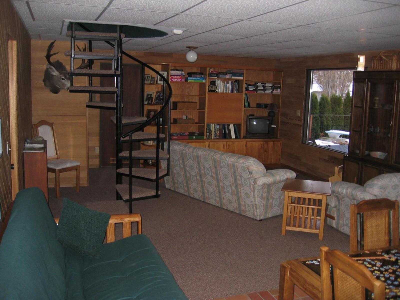 Kamloops Log Home Bed and Breakfast