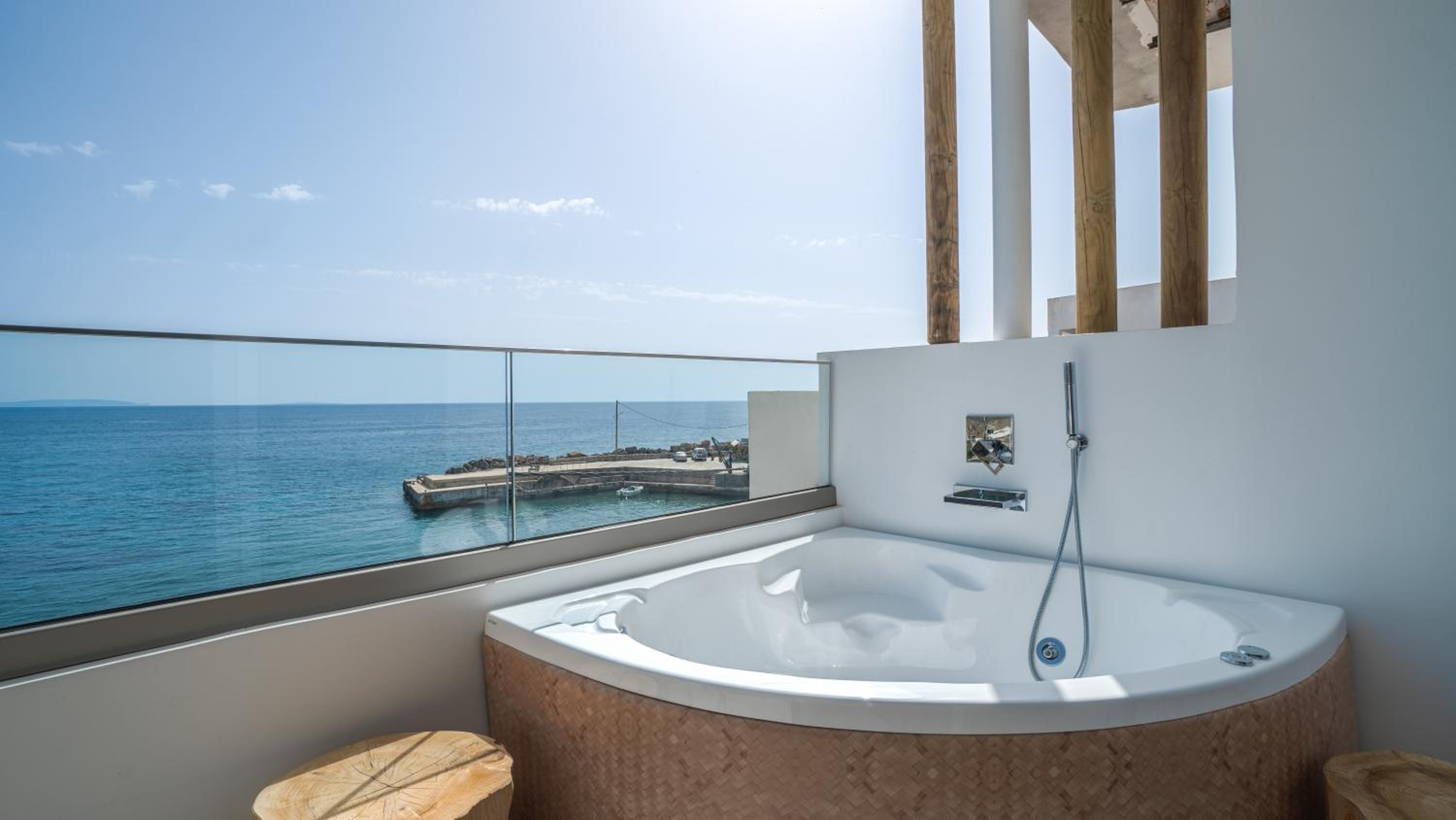 Sfakia Seaside Luxury Suites