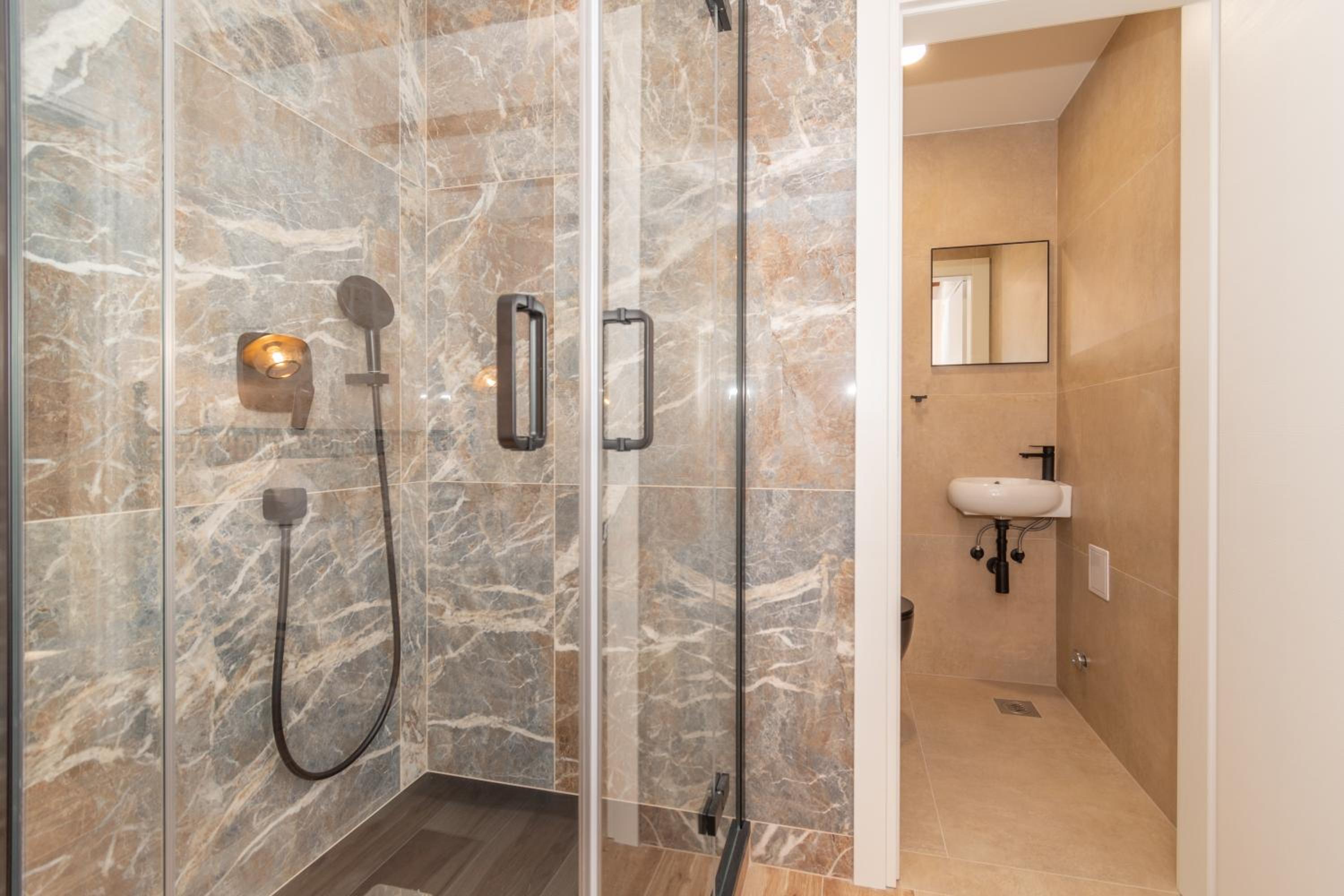 Ivka Makarska - modern and luxurious oldtown apartament