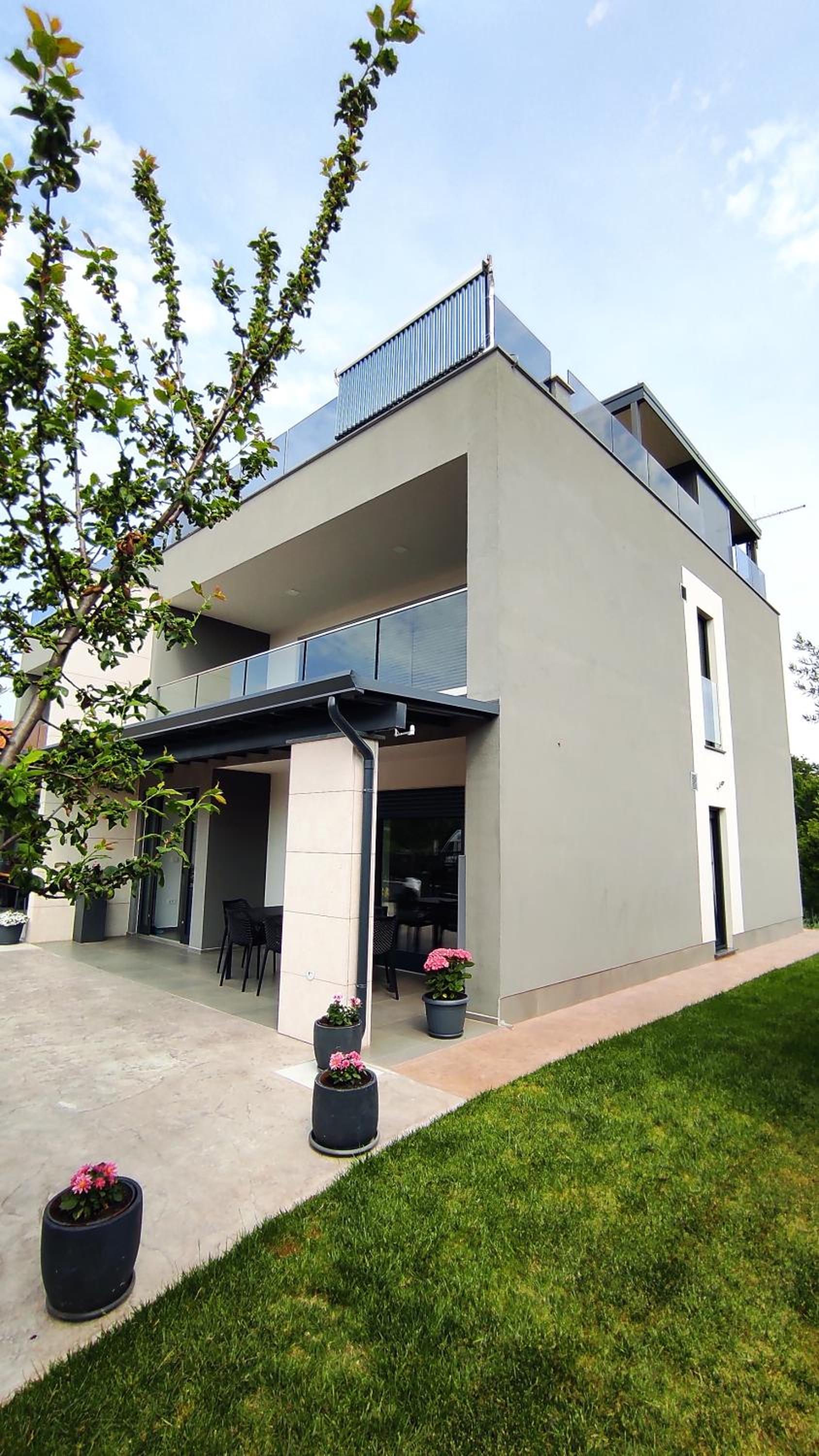 Villa Indigo view 3