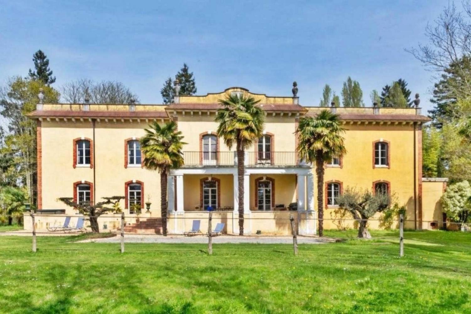 Hotel Château de Larunque, 15 p, Piscine Jacuzzi Tennis - Plages 30 mn