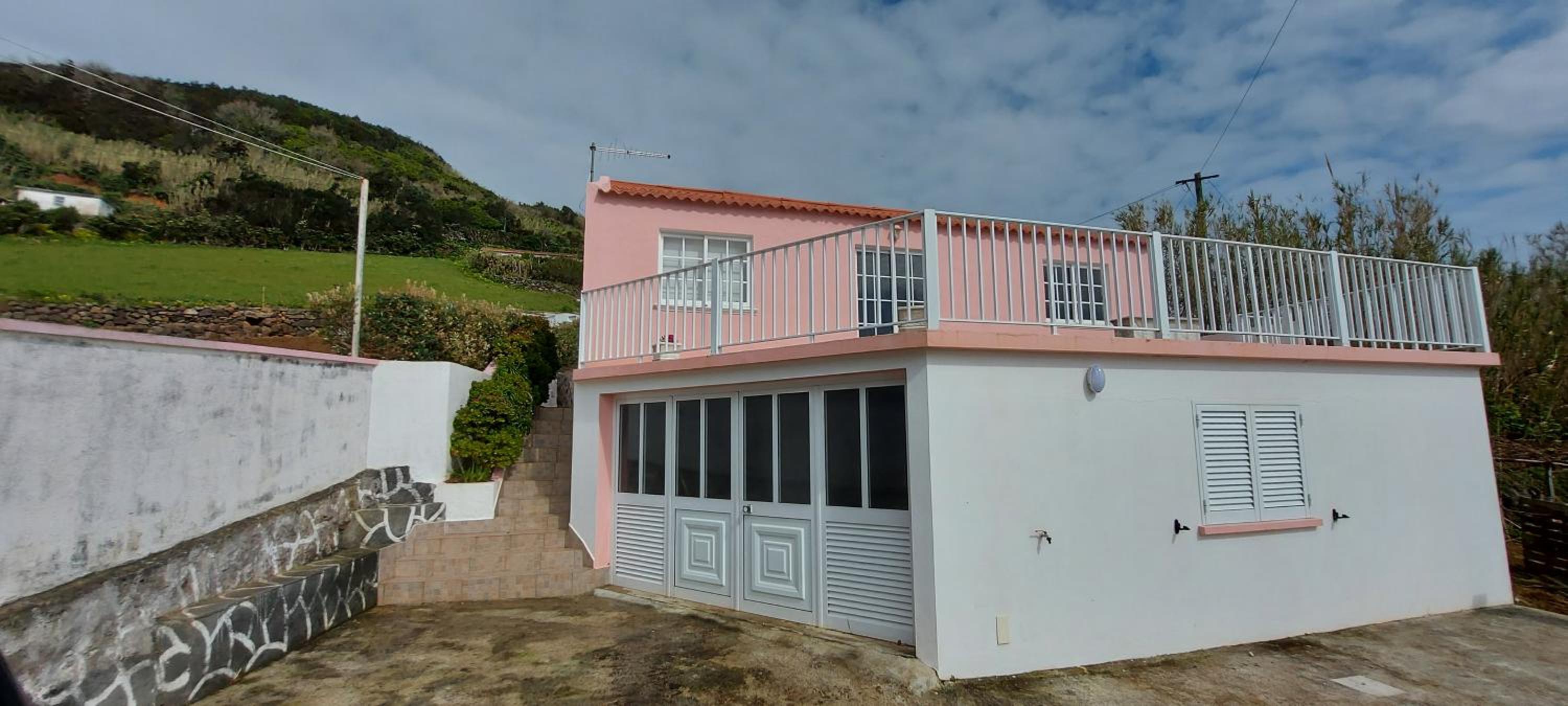 Casa de Ponta view 2