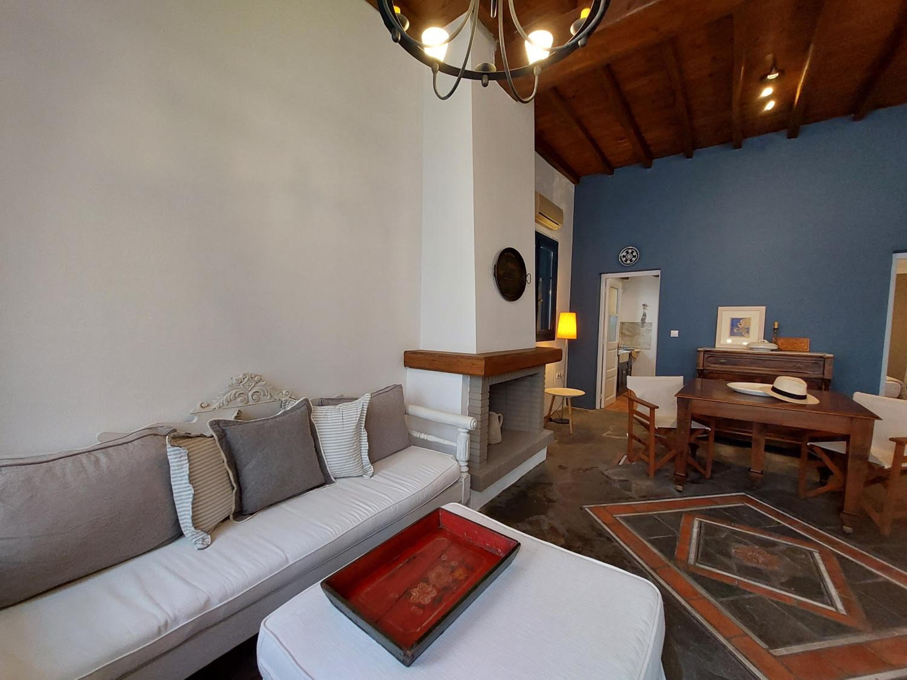 G-House of Tinos
