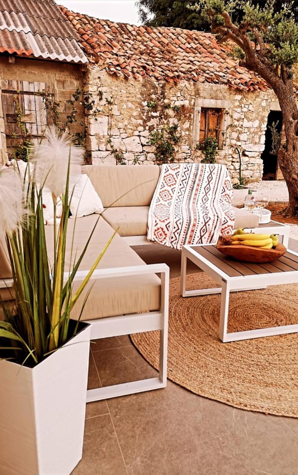POOL HOUSE MARO