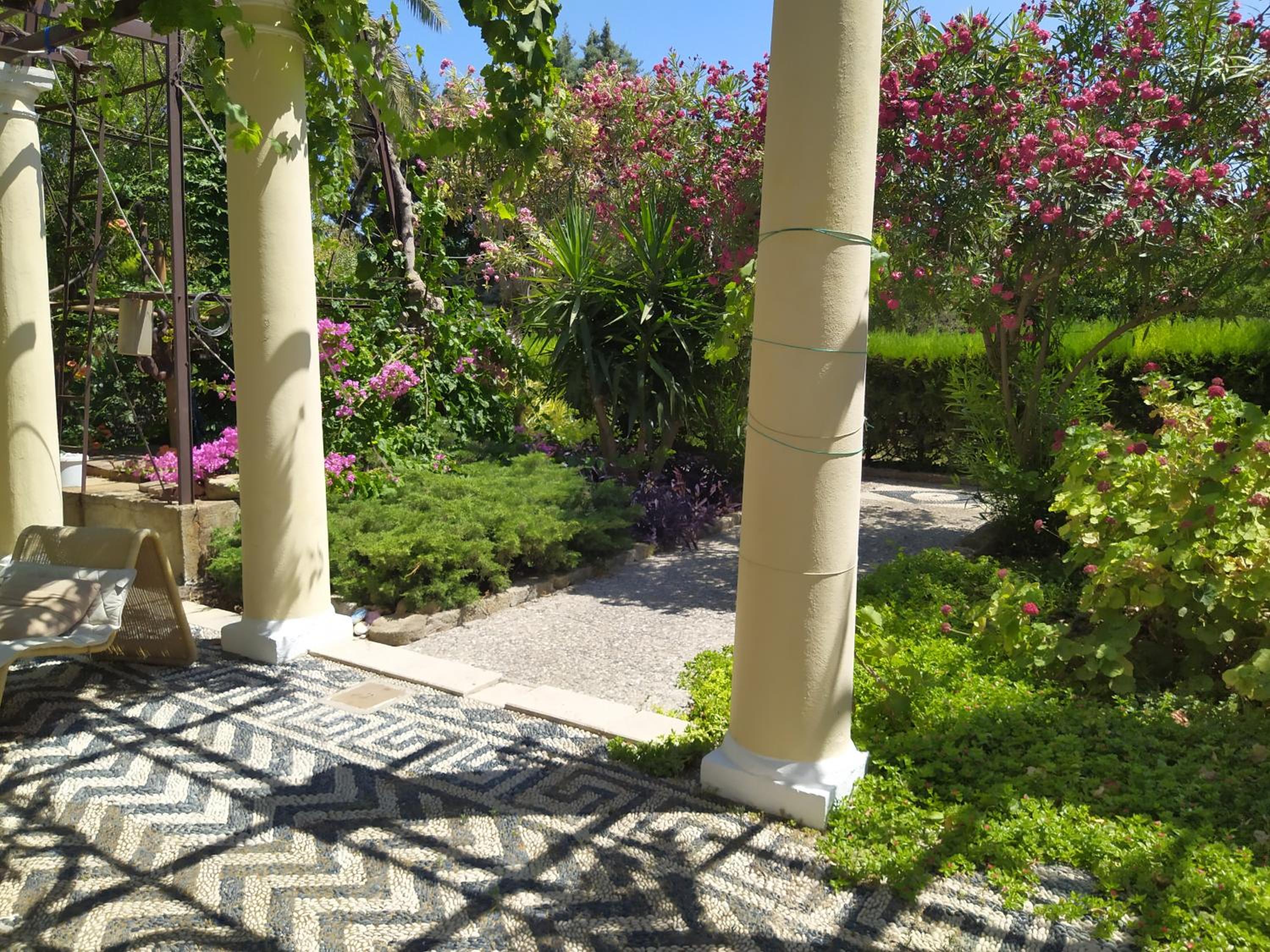 Traditional Summer House photo 5