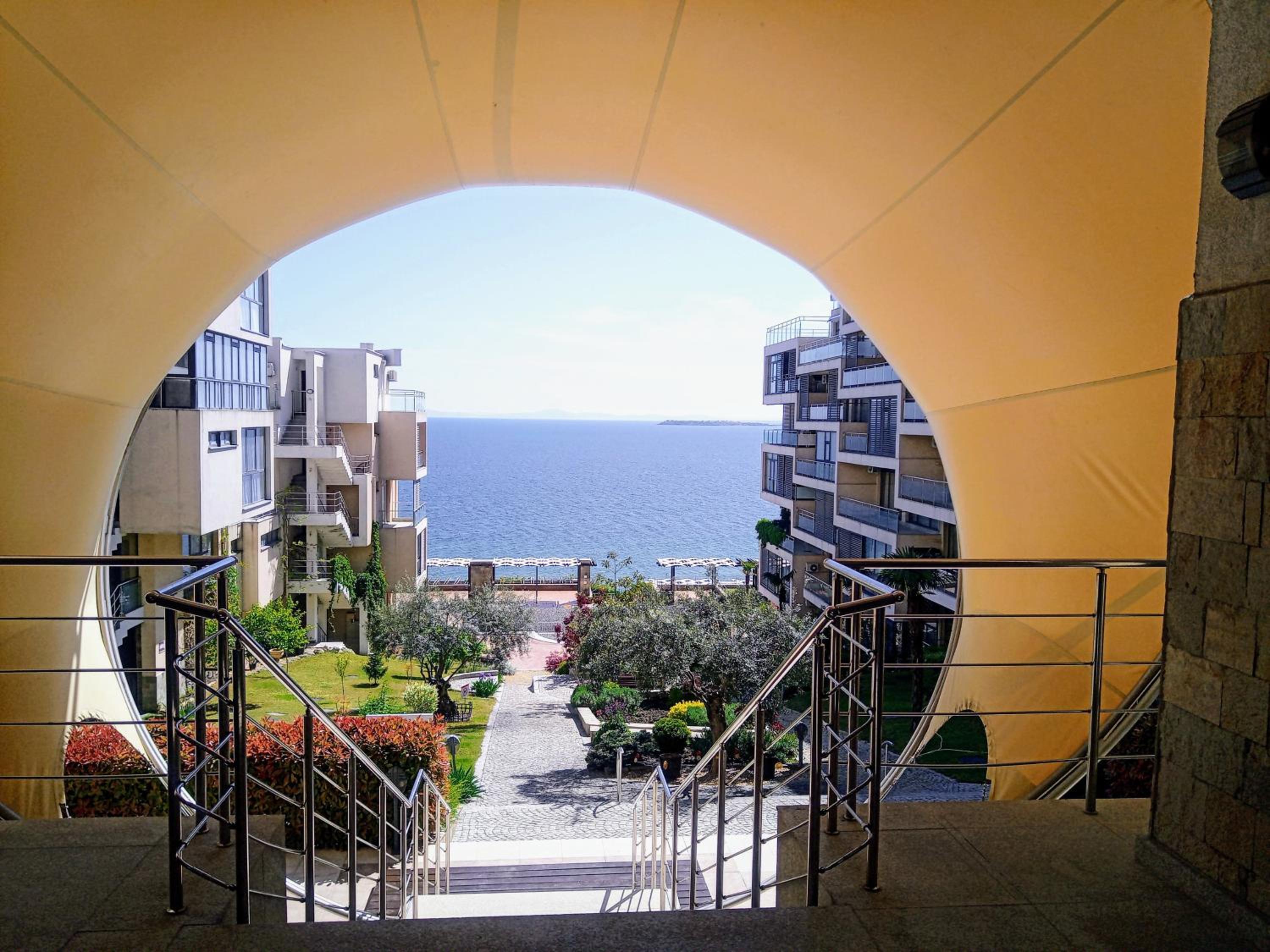 Dolce Vita II Waterfront Aura Sea View Luxury Apartament view 4