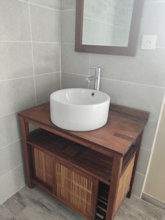 chambre indépendante avec piscine