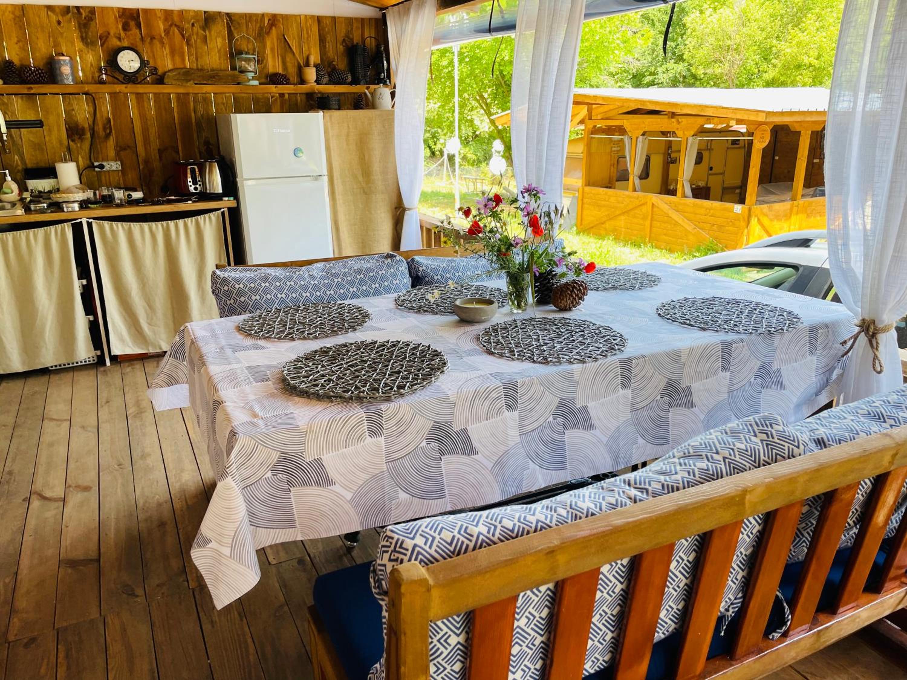 Stela's Caravan