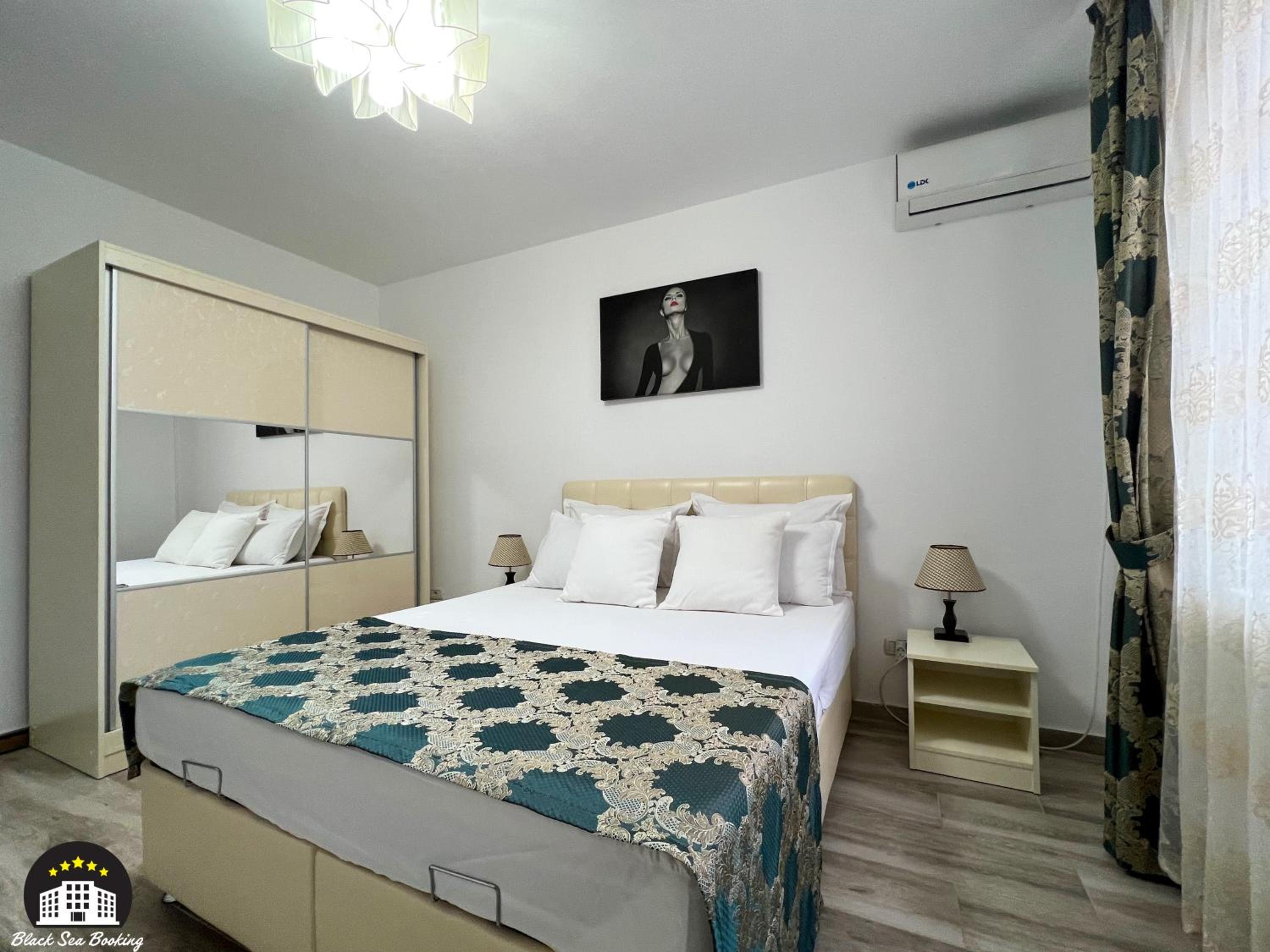 Black Sea Booking - Aquazure 13