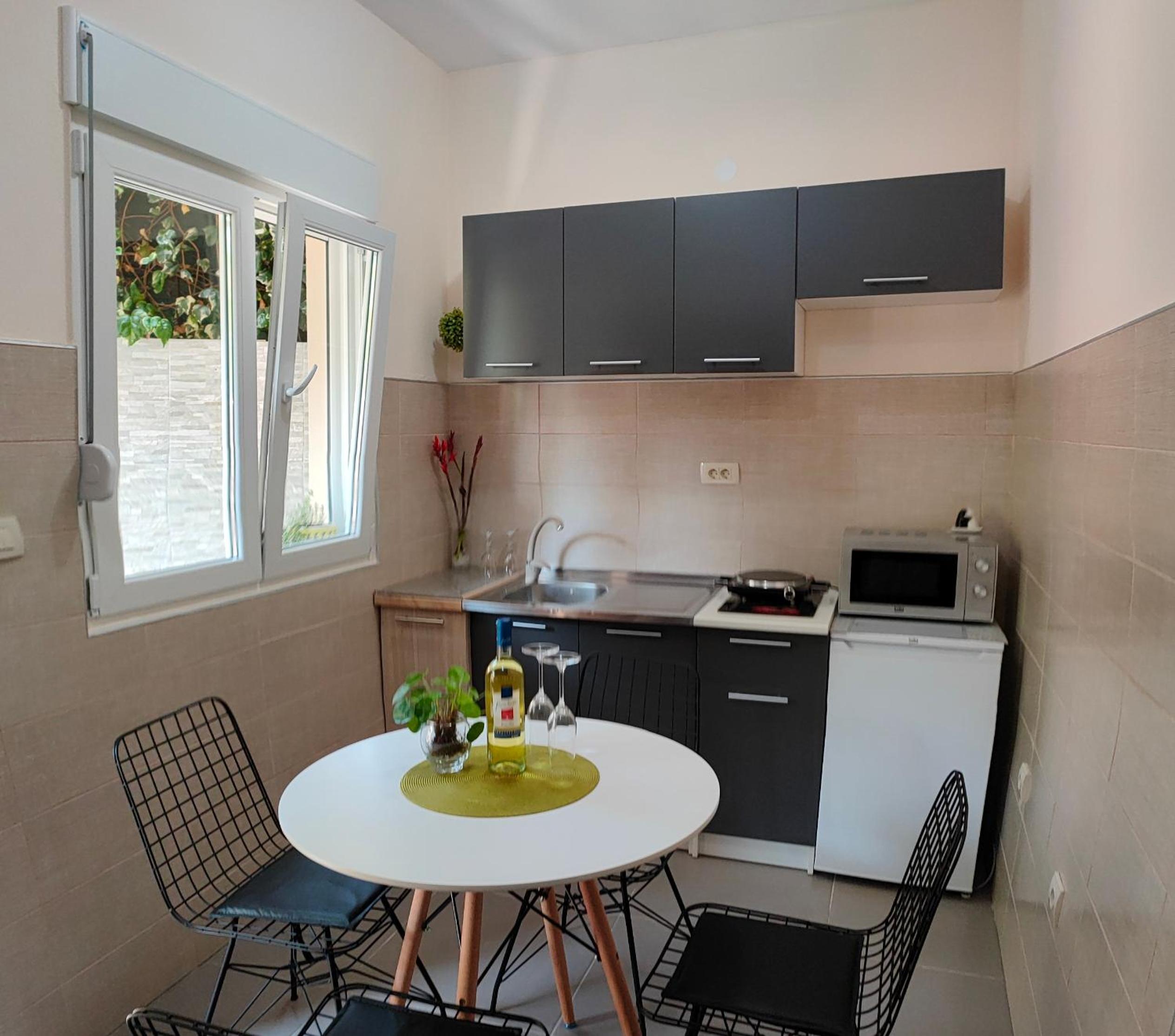 Studio Apartman Rea