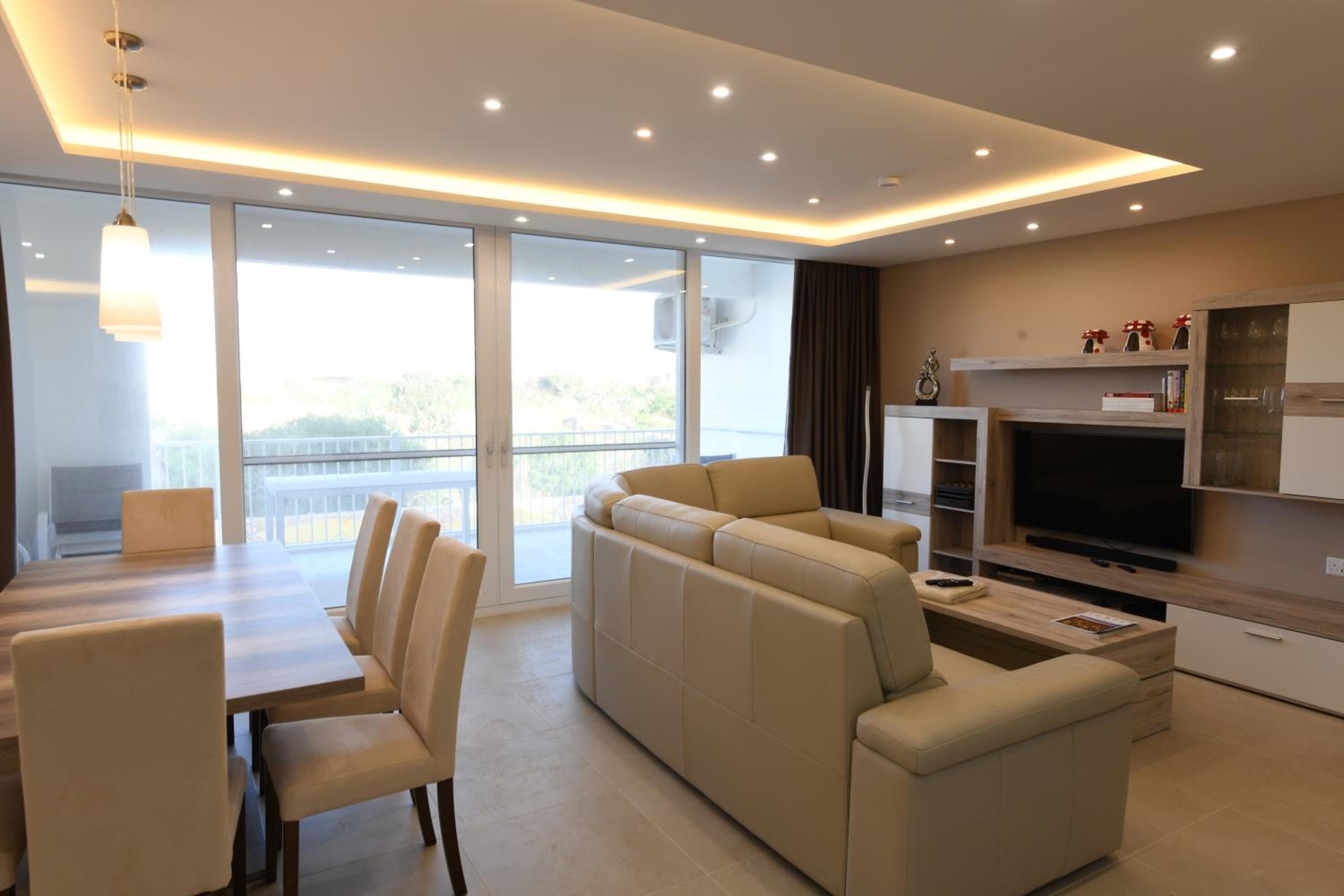 Wileg 4B Luxury Two Bedroom Apartment with Shared Swimming Pool. photo 4