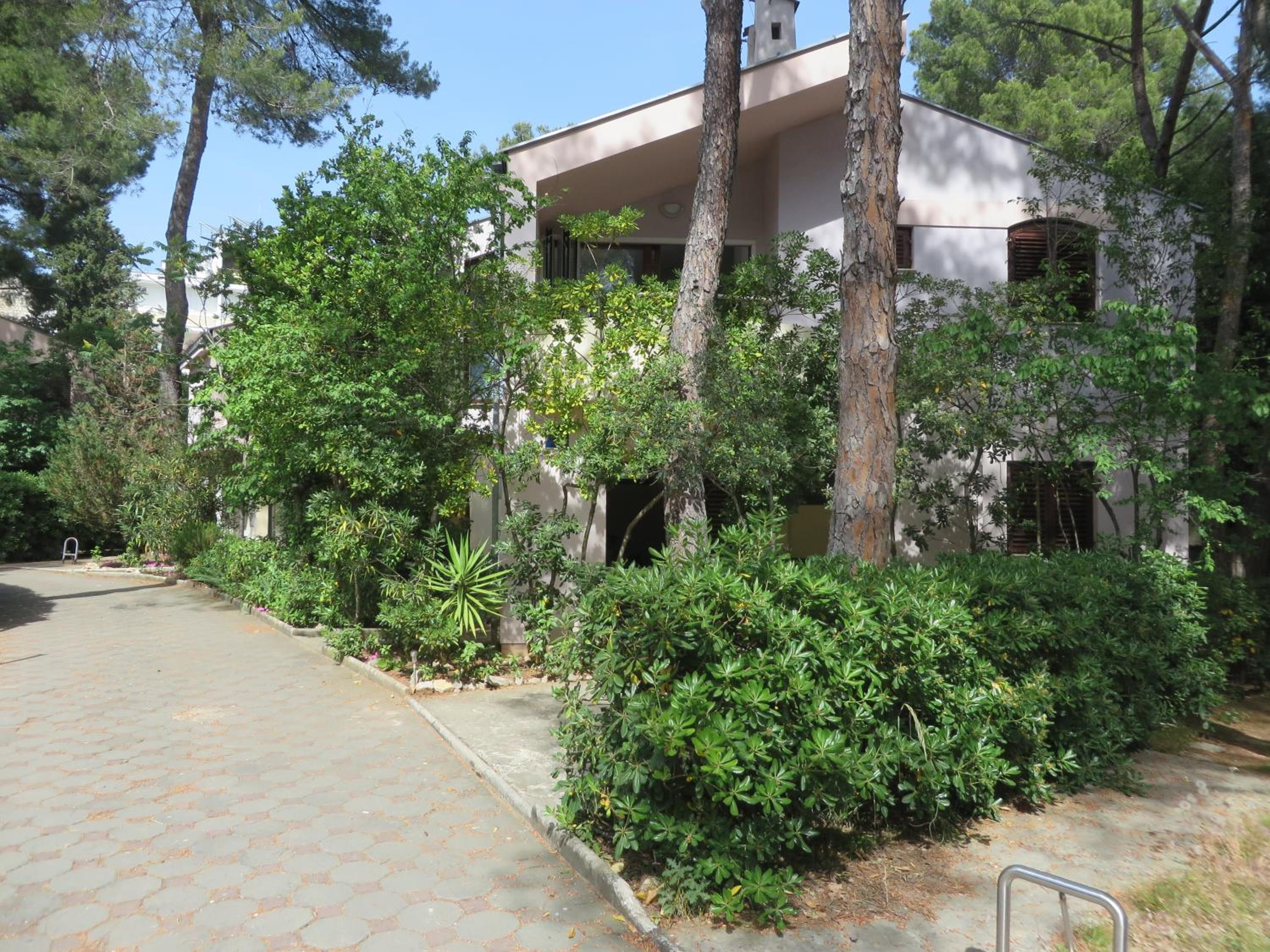 Soline Beach Apartments