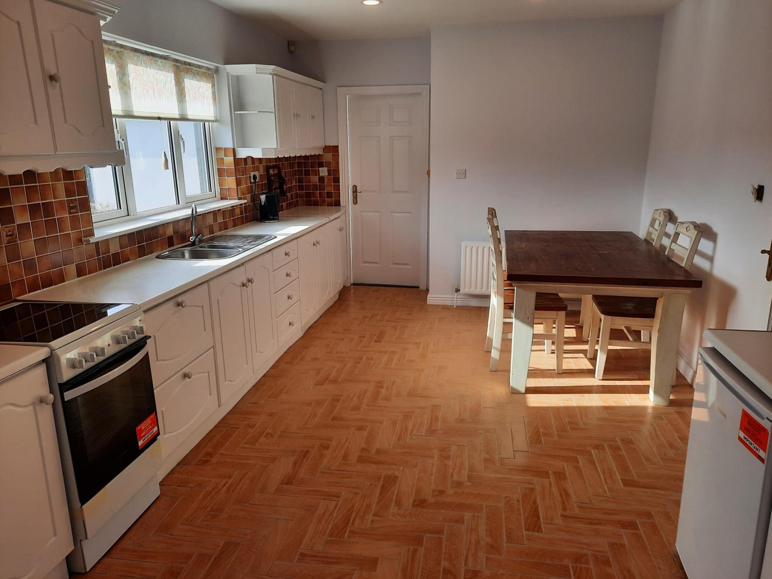 4 Bedroom, 15 min to Limerick city Quiet Retreat.