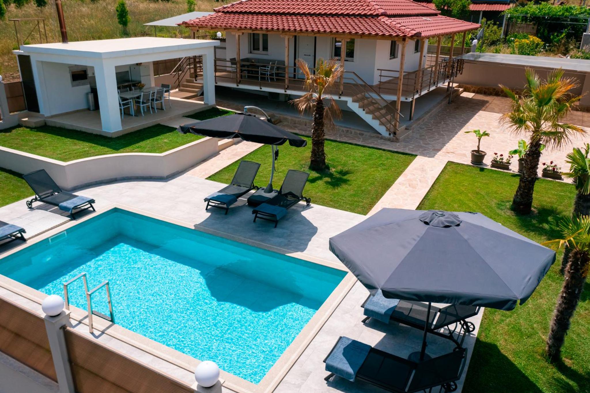 Villa Liana, Private Villa with Pool and Garden view 2